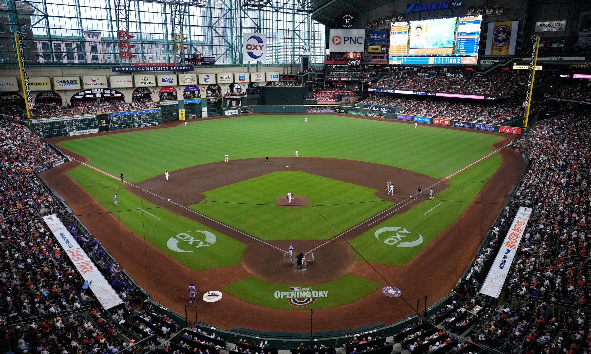 2000x1200 Daikin Park fan guide: Best seats, what to eat and other Astros game tips