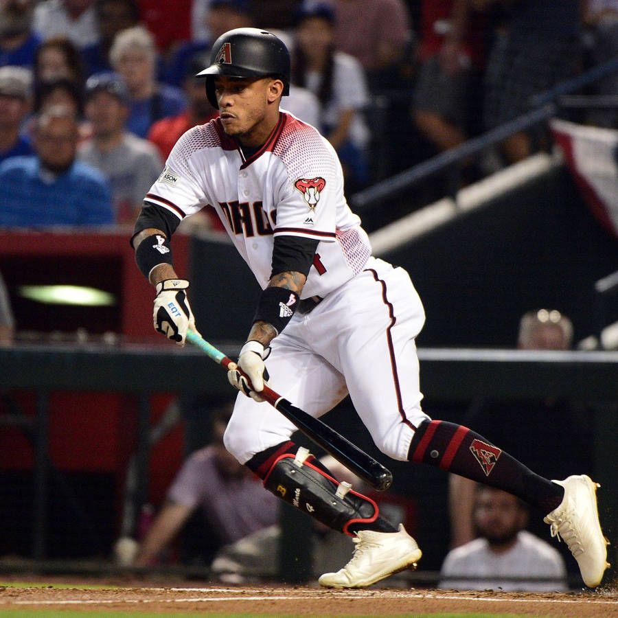 900x900 Ketel Marte Holds Baseball Bat Wallpaper