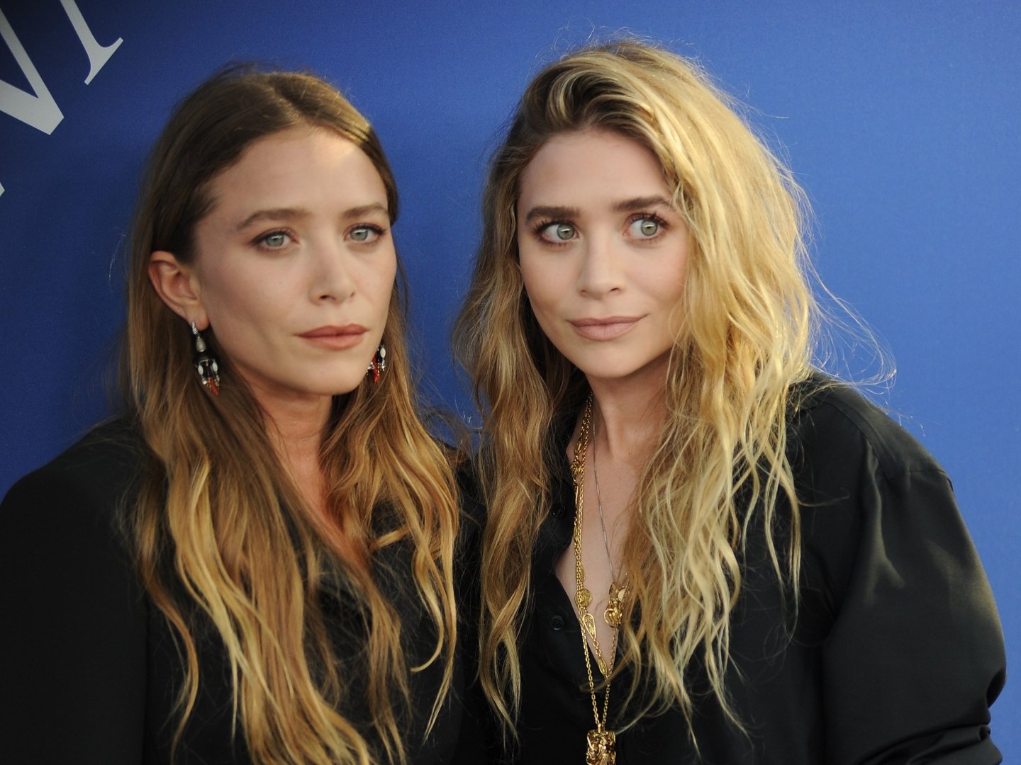 1440x1080 Mary Kate & Ashley Olsen's 1st Outing Of 2025 Shows Makeup Free Style