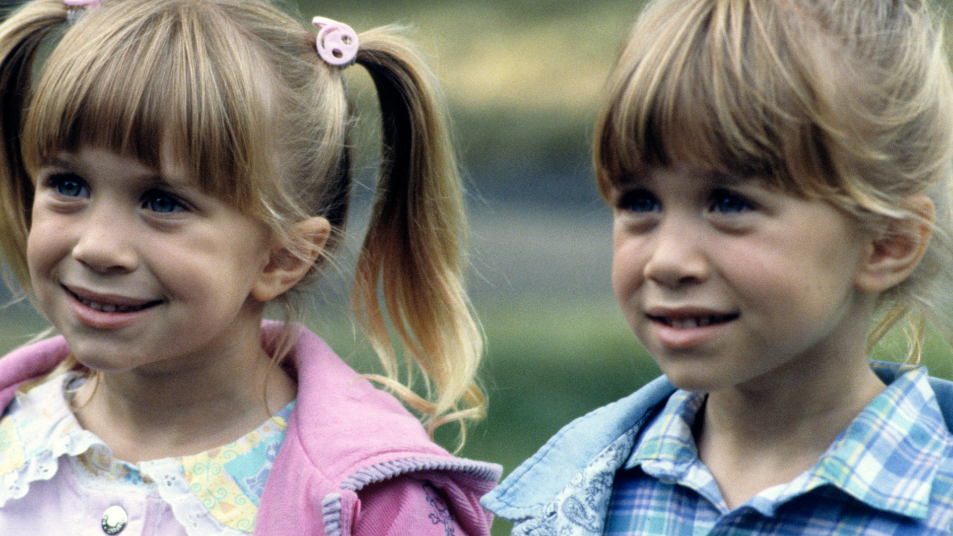 1920x1080 90s Icon Mary Kate And Ashley Olsen Spotted In Rare Hamptons Outing