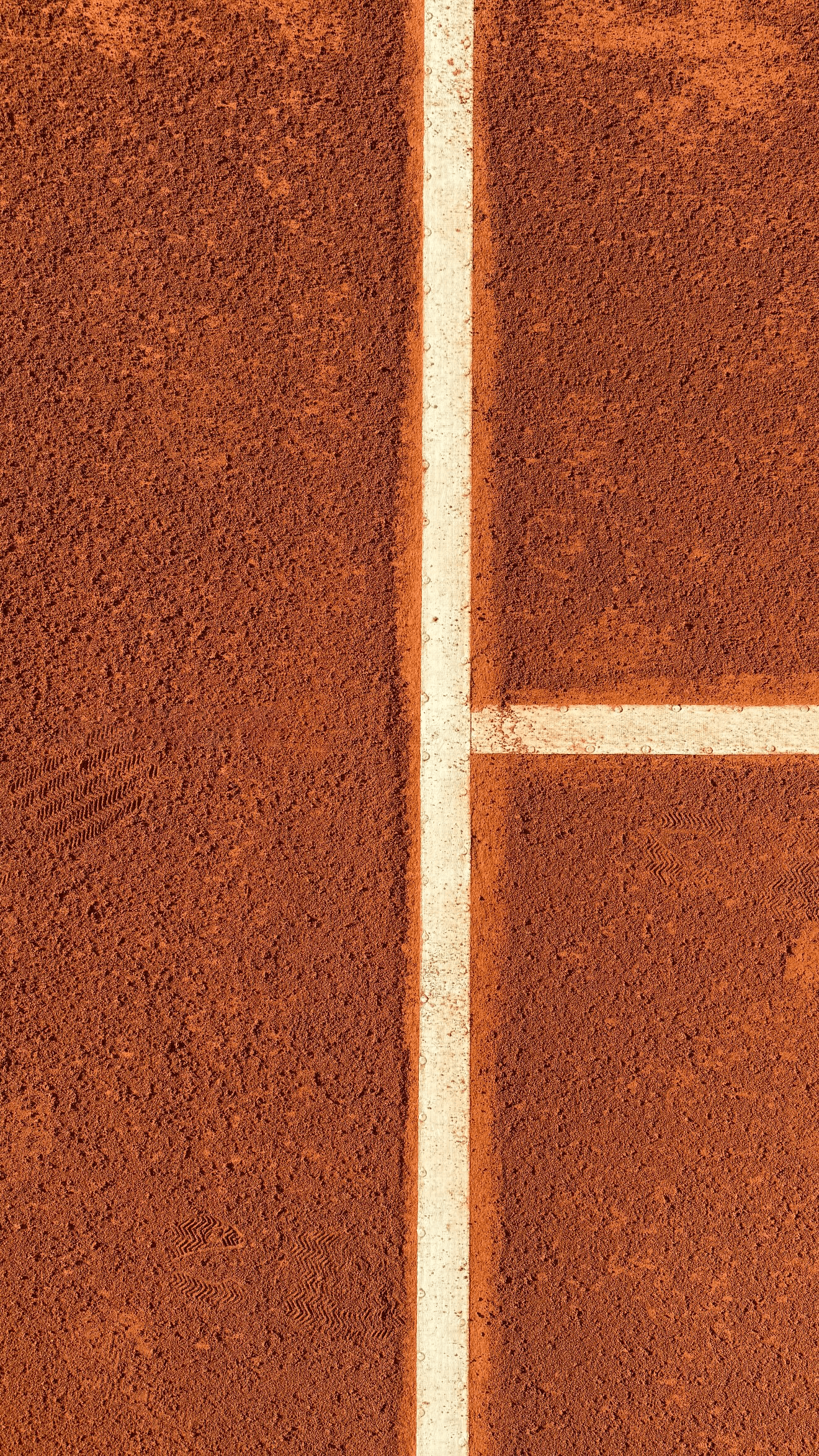 1320x2346 Clay Court Wallpaper (courtesy of Eva Lys IG story on April 20)