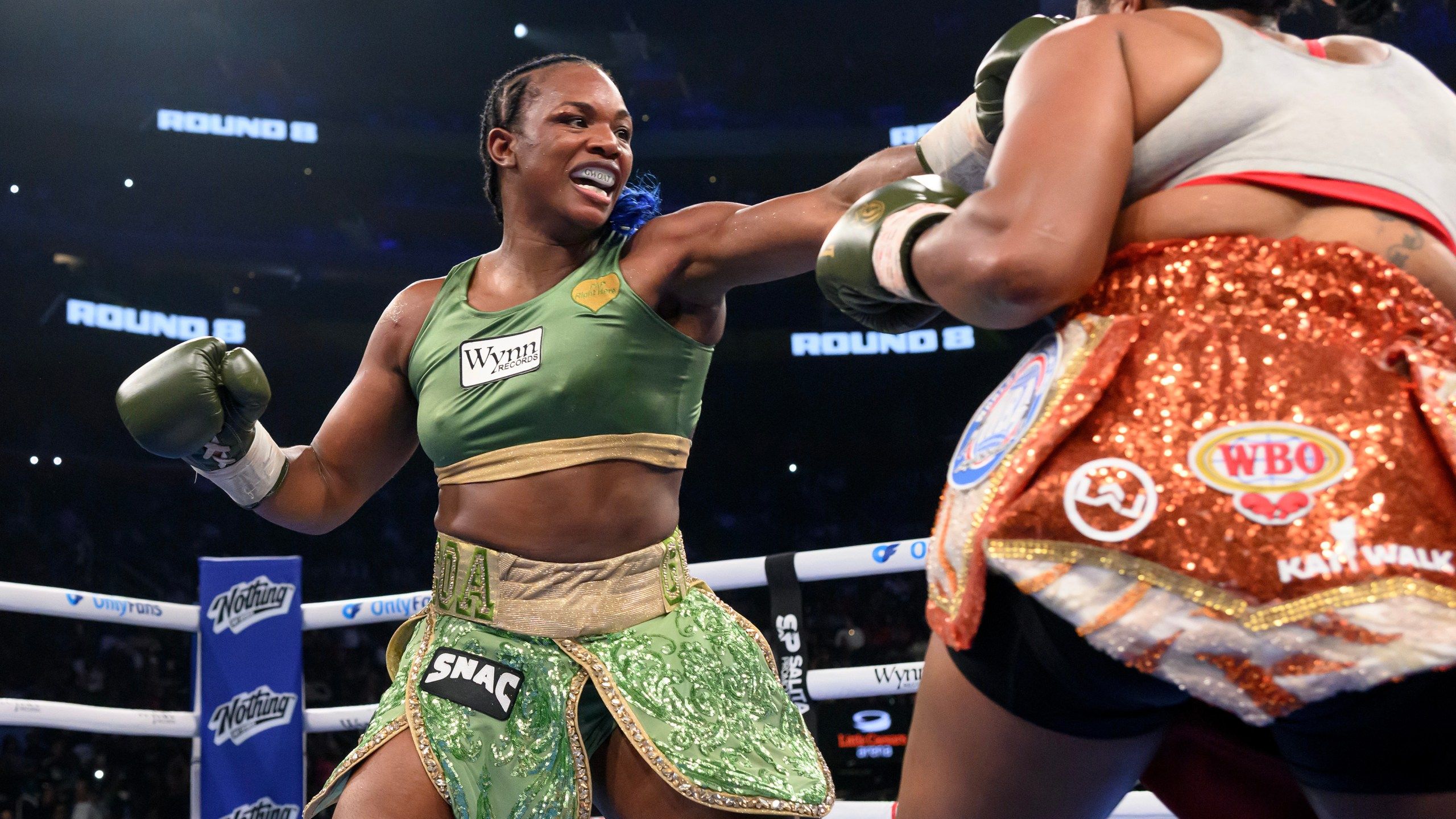 2560x1440 Claressa Shields Pounds Out Lopsided Victory Over Rival Franchon Crews Dezurn