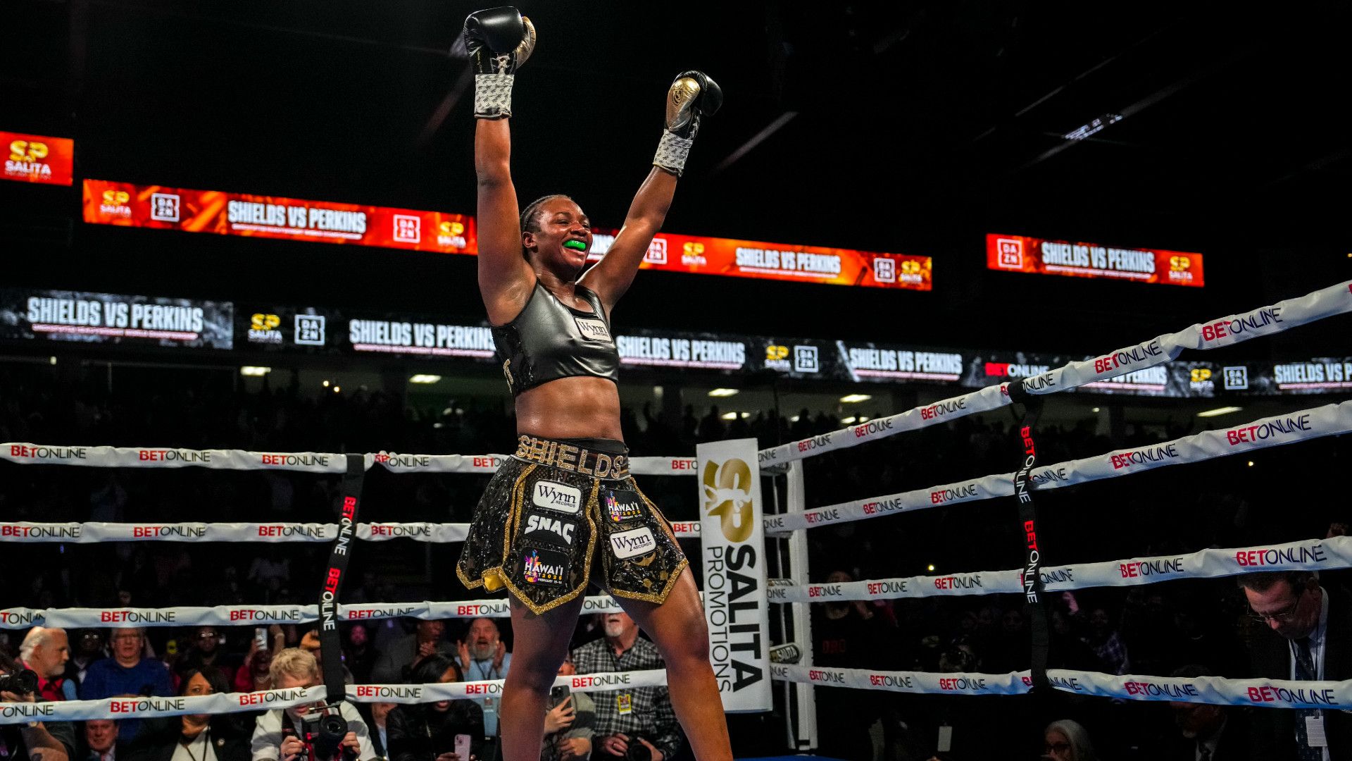 1920x1080 Claressa Shields Dominates Franchon Crews Dezurn To Stay Undefeated