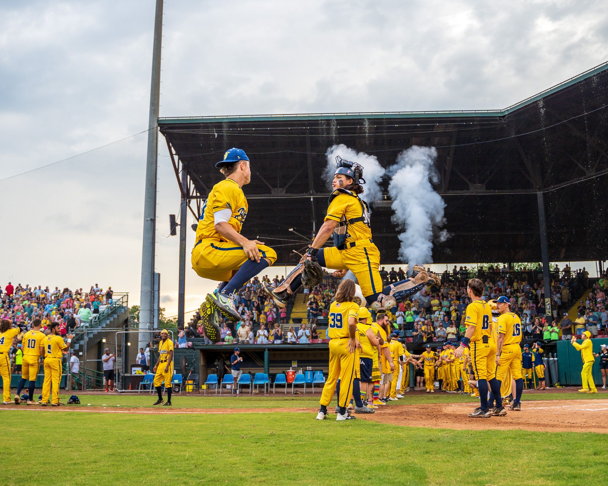 2048x1638 World's quirkiest baseball team, the Savannah Bananas, is headed to FerryHawks' Community Park
