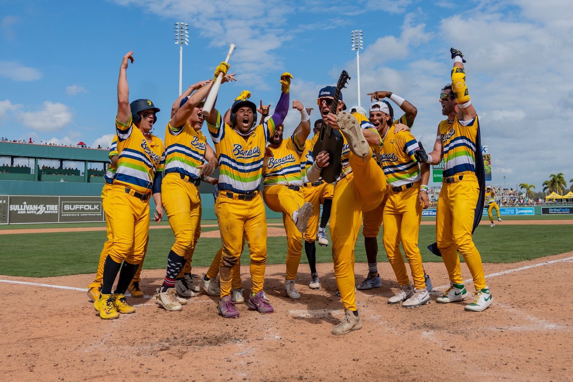 1872x1248 Globetrotters of Baseball: Where Savannah Bananas played college baseball