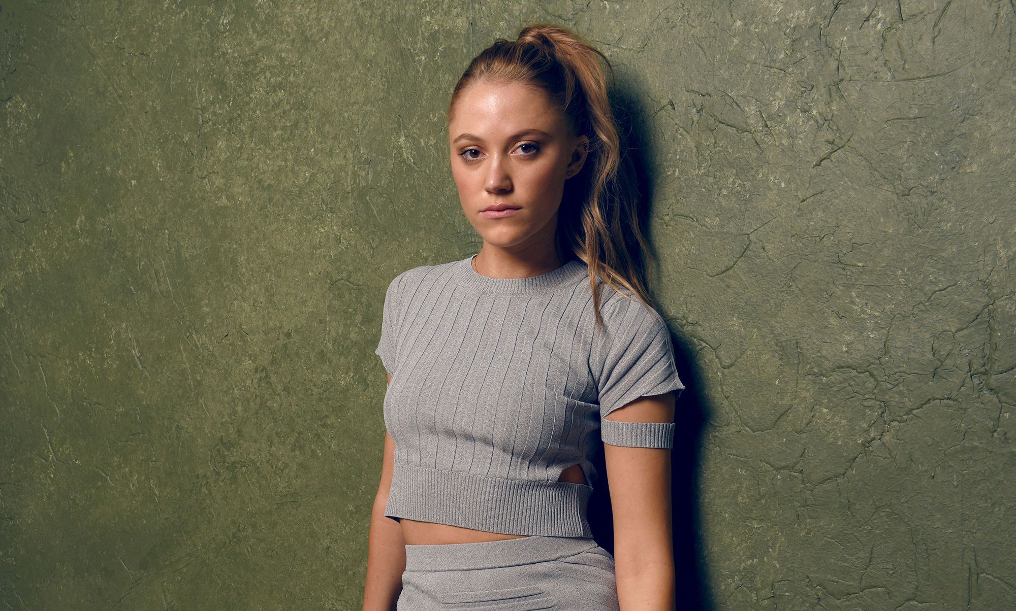2000x1204 Wallpaper photohoot, Sundance, for the film, It should be for you, Maika Monroe, It Follows for mobile and desktop, section девушки, resolution 2000x1204