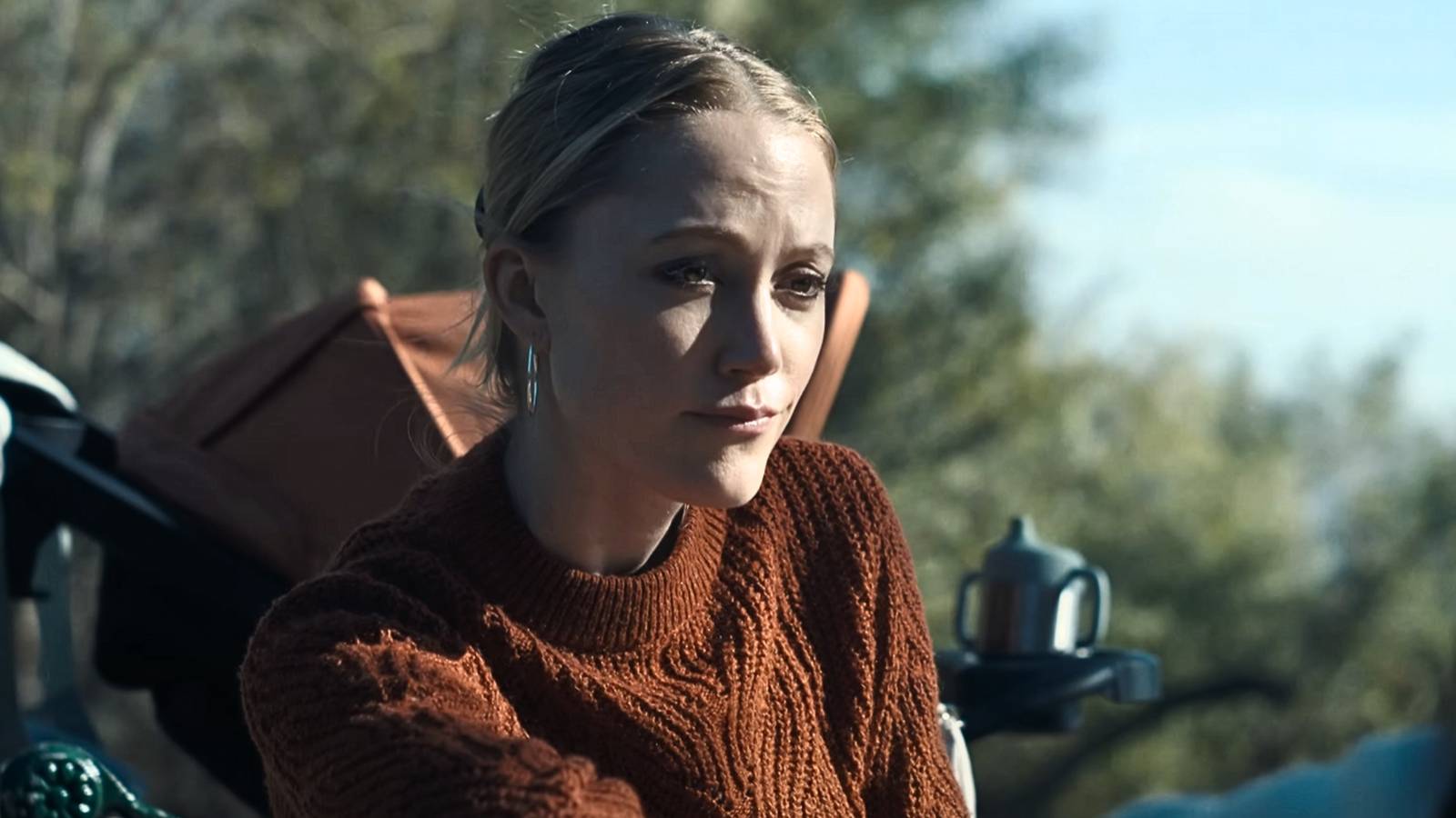 1600x900 Maika Monroe Is a Killer Nanny in First for Remake of Cult Classic '90s Horror Film
