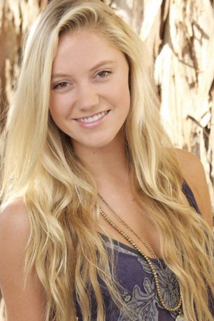 736x1104 Maika Monroe Young