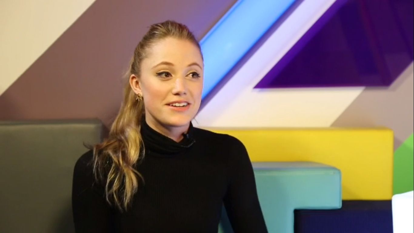 1366x768 WATCH: Ringer actress Maika Monroe talks 5th Wave Movie in new interview!
