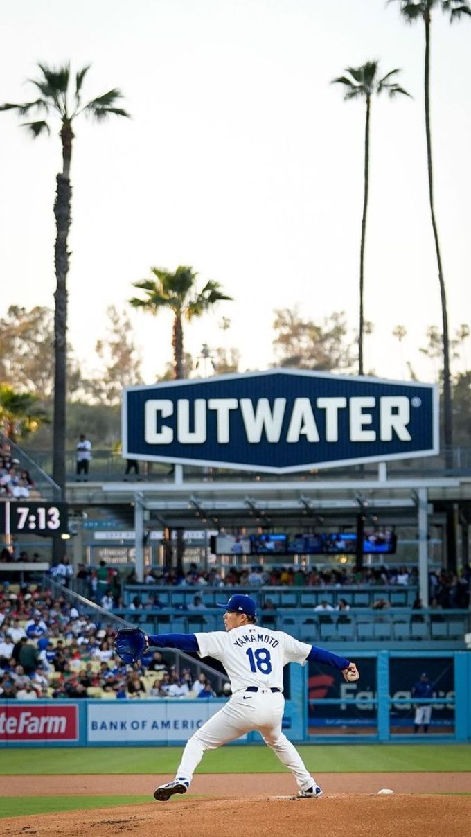 680x1208 Yoshi Yamamoto ⚾