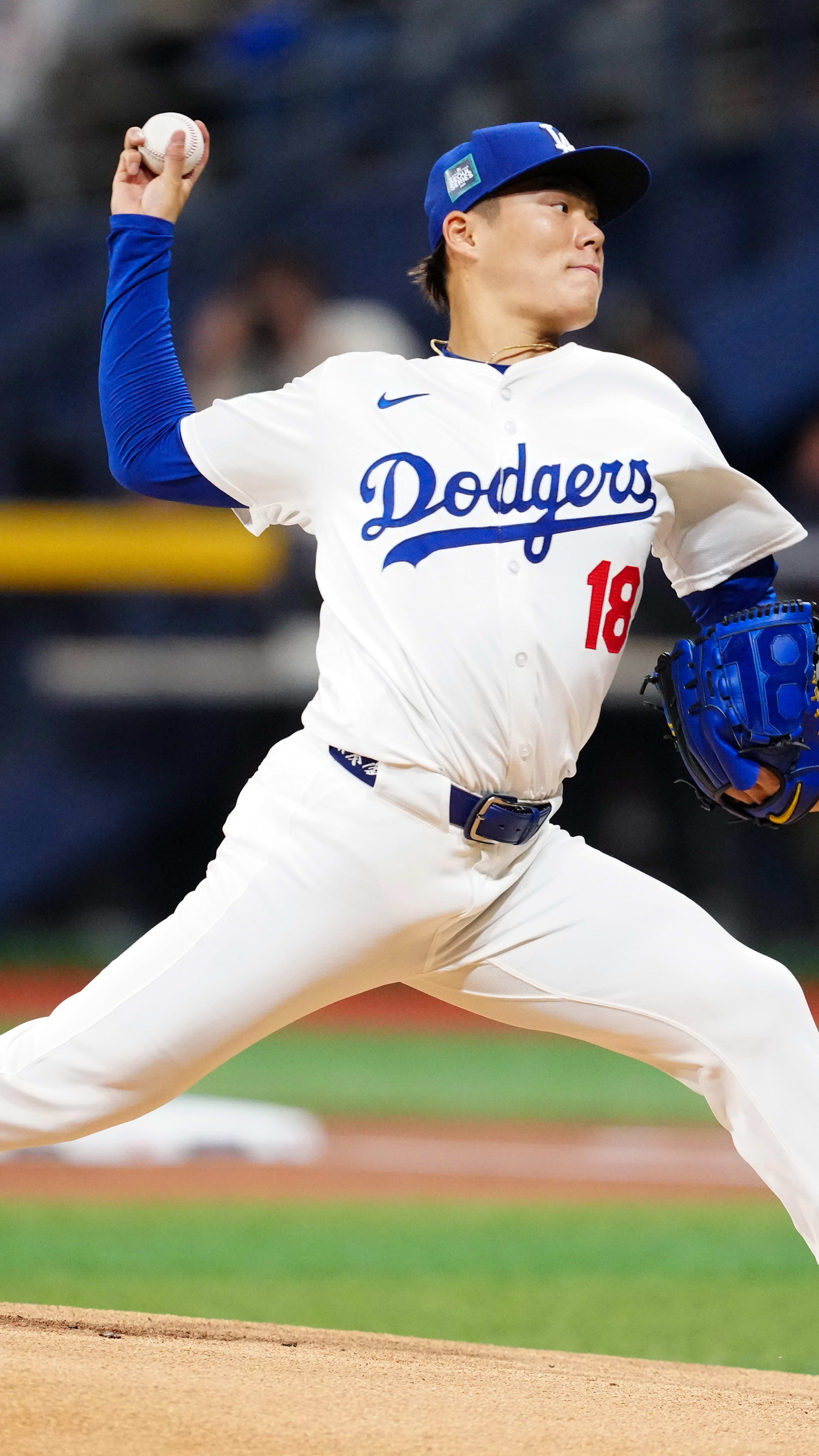 2608x4636 Yoshinobu Yamamoto Los Angeles Dodgers Wallpaper