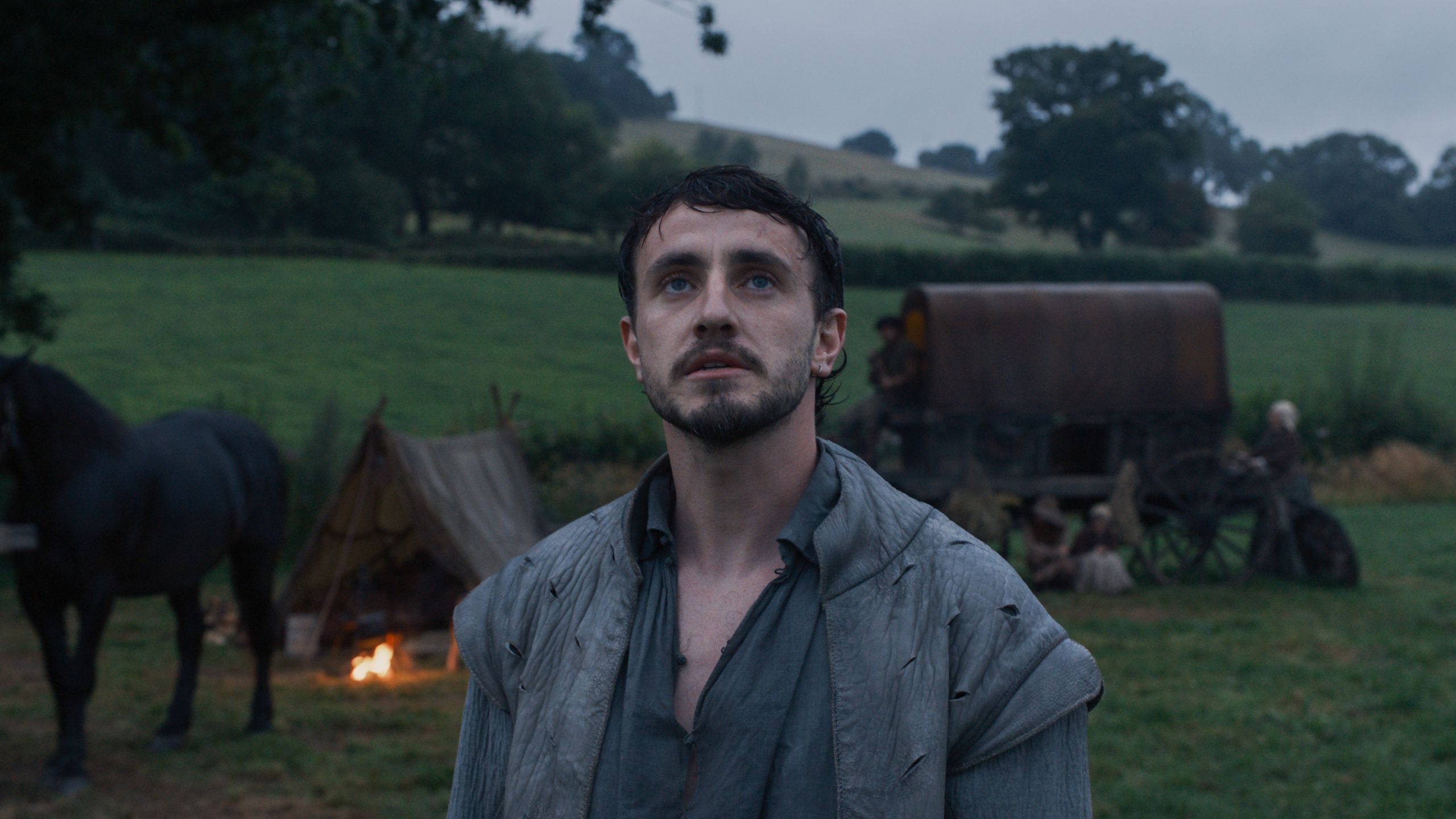 2560x1440 Hamnet''s Costume Designer Turned Paul Mescal into a Shakespeare You've Never Seen—By Ditching Everything but the Earring