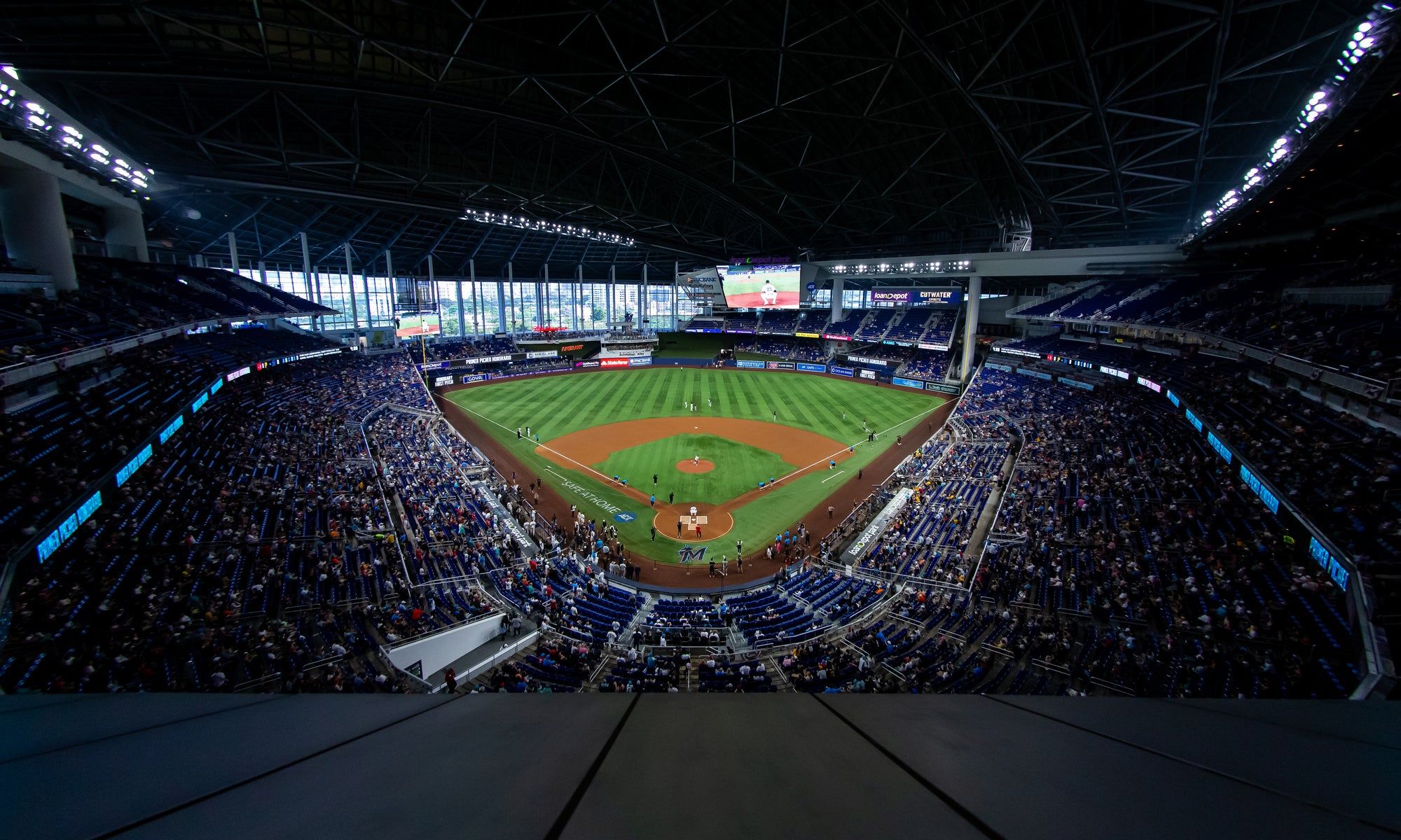 2000x1200 loanDepot park fan guide: Best seats, what to eat and other Marlins game tips