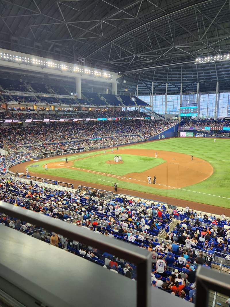 800x1066 LoanDepot Park, bloc rangée place 4 Marlins vs New York Mets, partagé par Tgreen