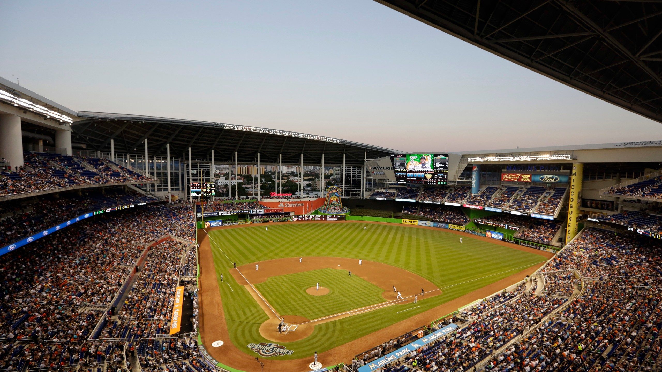 2560x1440 Outdoor hockey is coming to Florida. The NHL will have games in Miami and Tampa next season