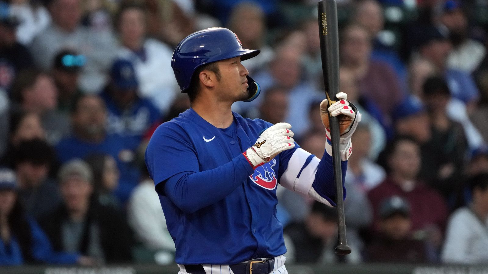 1600x900 Cubs Star Seiya Suzuki Uses Samurai Sword To Slice Baseballs