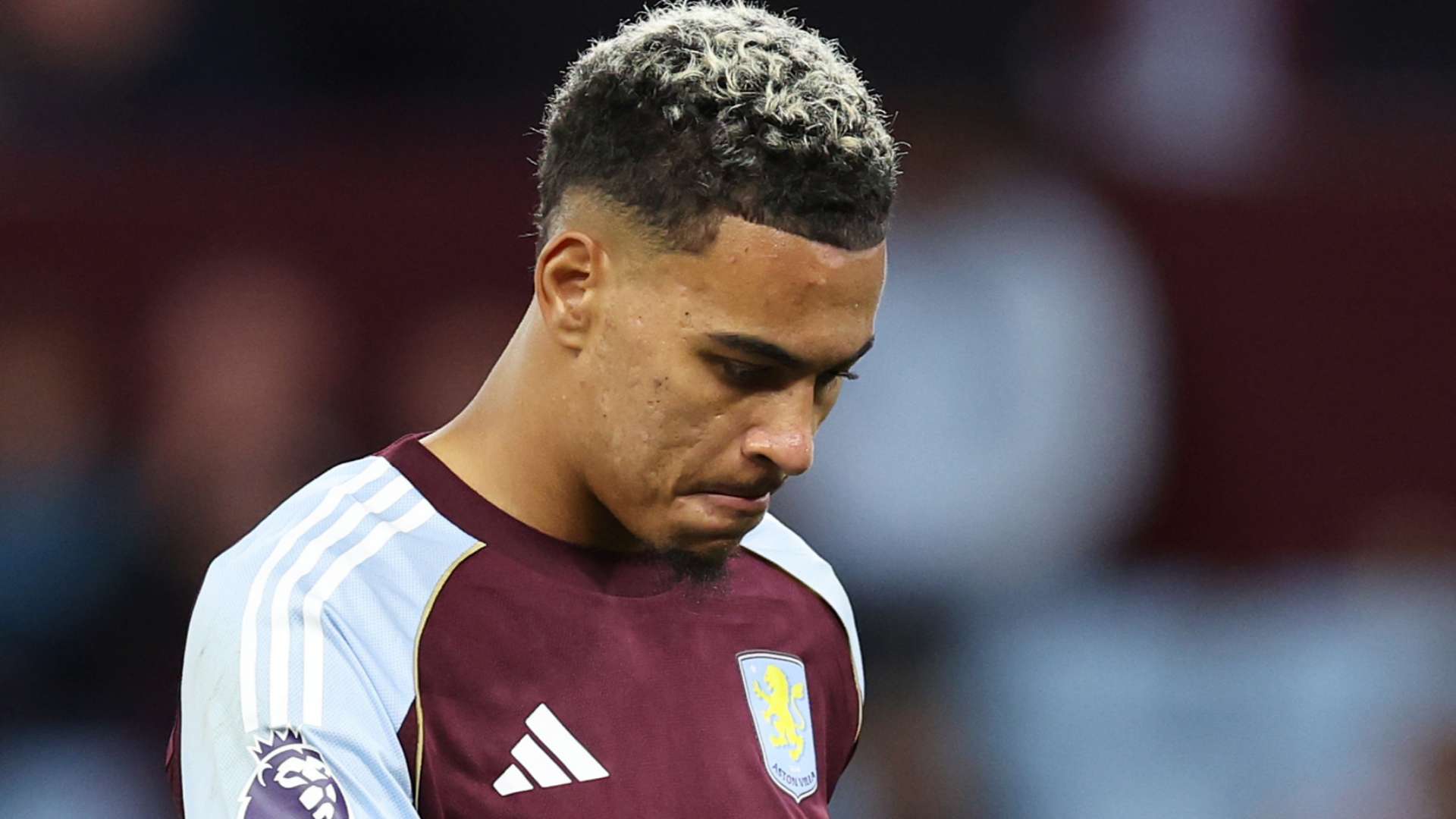 1920x1080 Morgan Rogers' nightmare! England star targeted with ironic cheers by Aston Villa fans over poor passing Unai Emery claims they were RIGHT to jeer him. Goal.com US