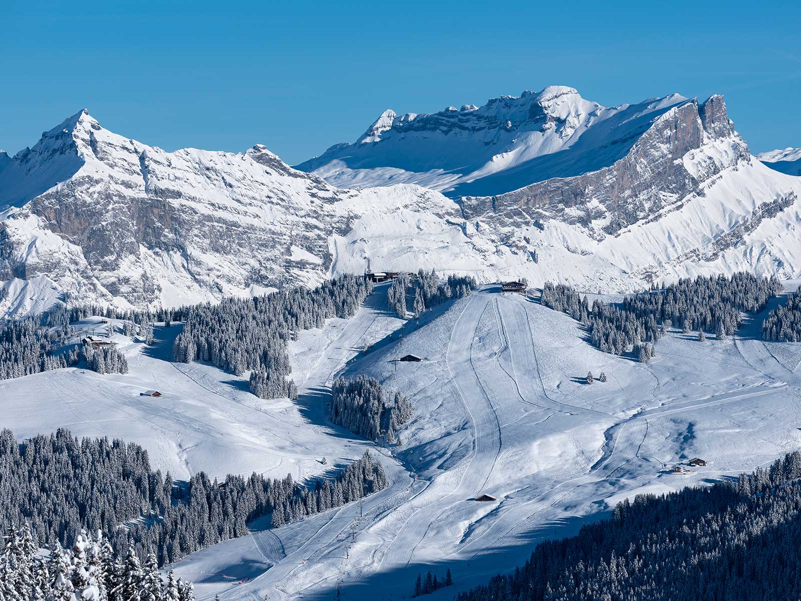 1600x1200 Megève, France Ski Pass. Chamonix Mont Blanc Ski Resort