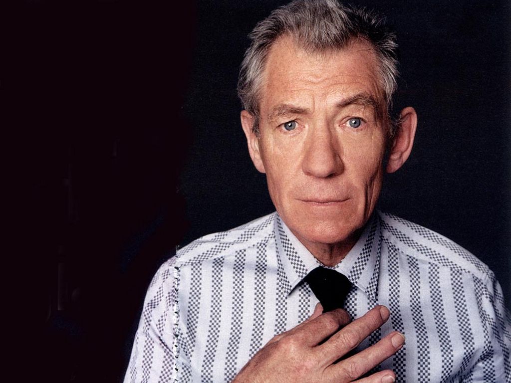 1024x768 Sir Ian McKellen. Barefoot on Baker Street