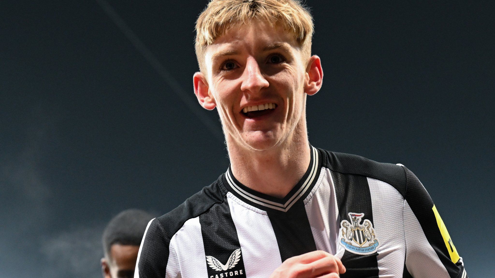 2048x1152 Newcastle 1 0 Man Utd: Anthony Gordon Impresses In Magpies Win