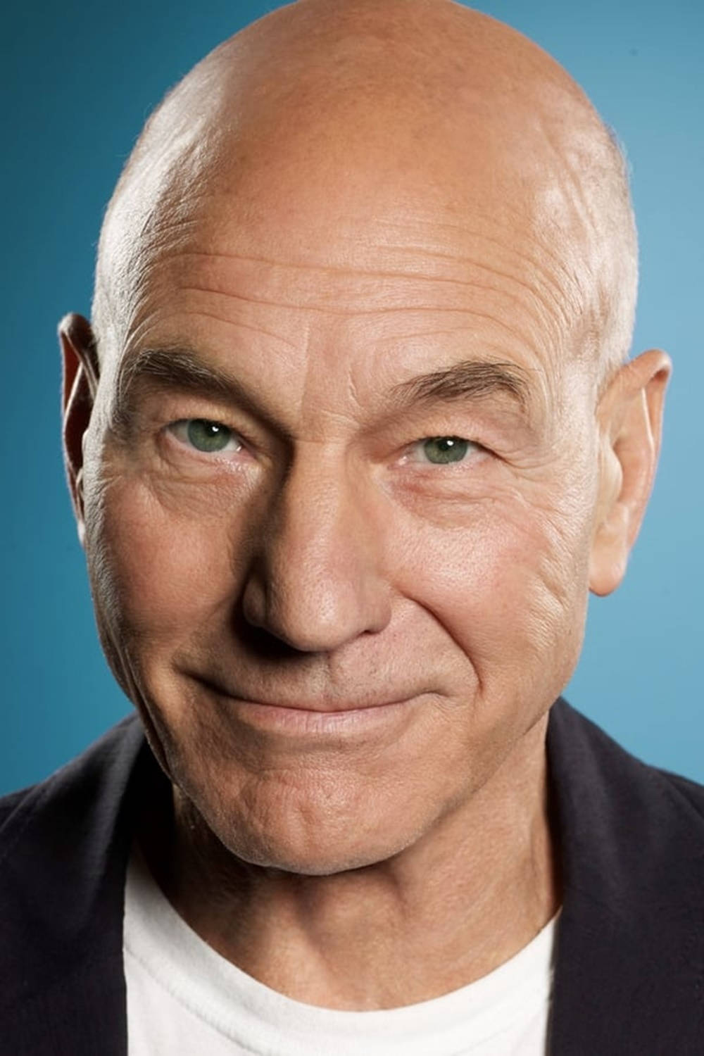 1000x1500 Download Patrick Stewart Smiling With Closed Lips Wallpaper