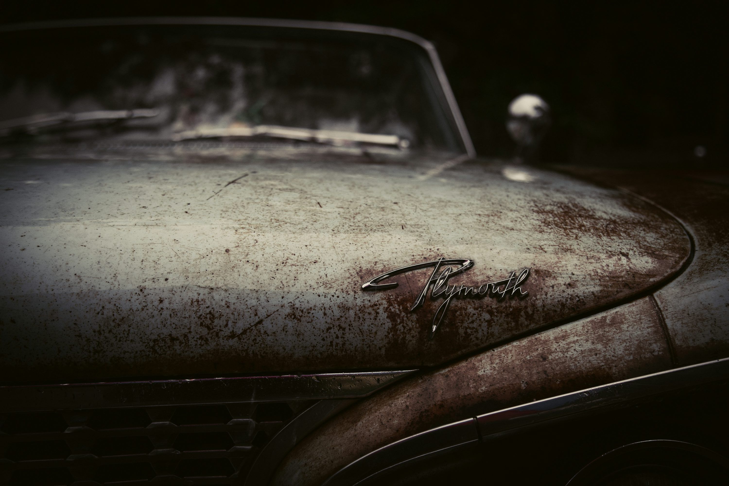 3000x2000 Closeup photography of vintage car photo