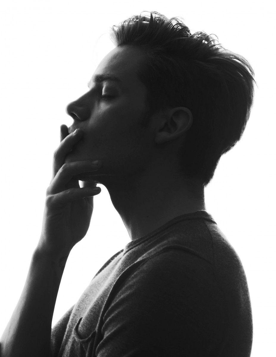 927x1200 Dominic Sherwood wallpaper