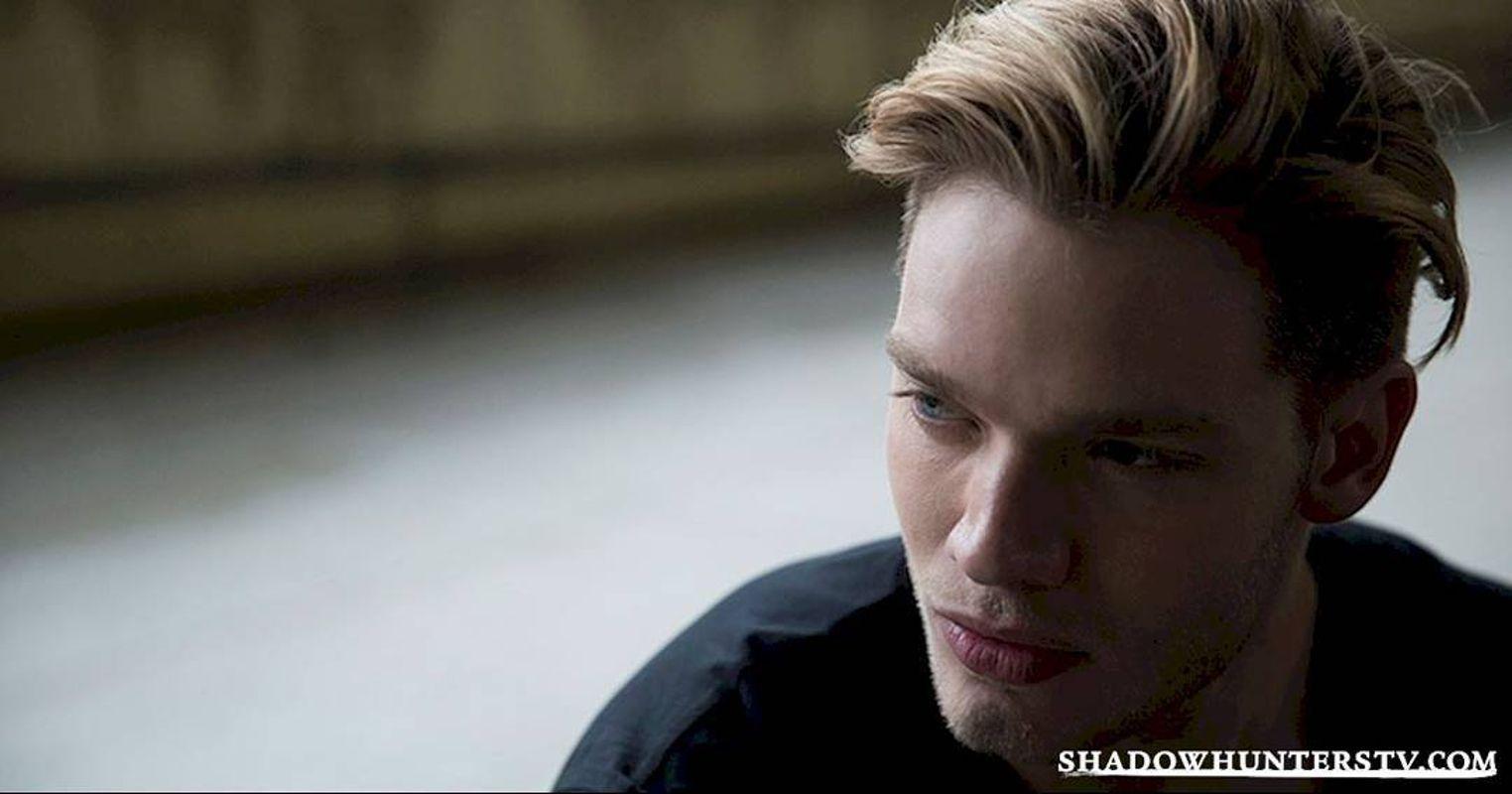 1524x800 Dominic Sherwood Sherwood Wallpaper