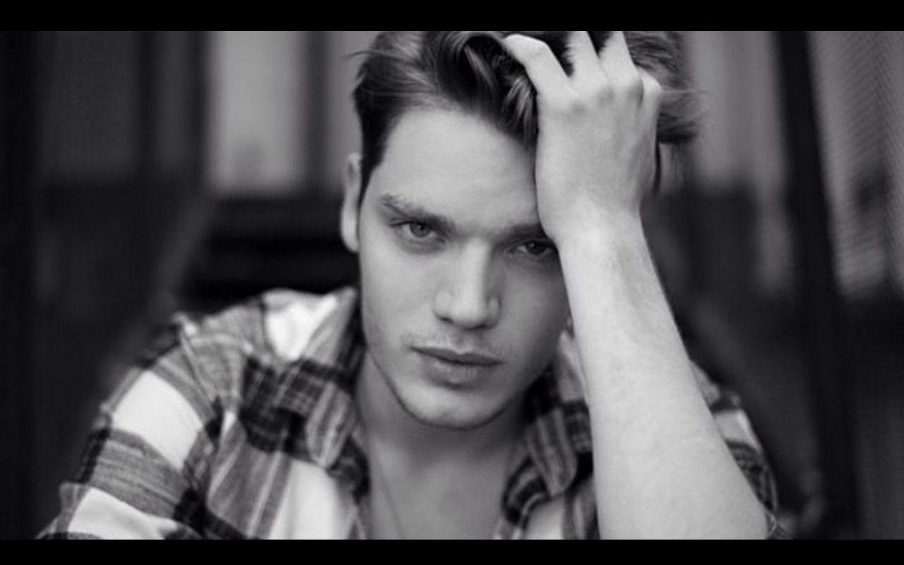 1280x800 Dominic Sherwood Wallpaper