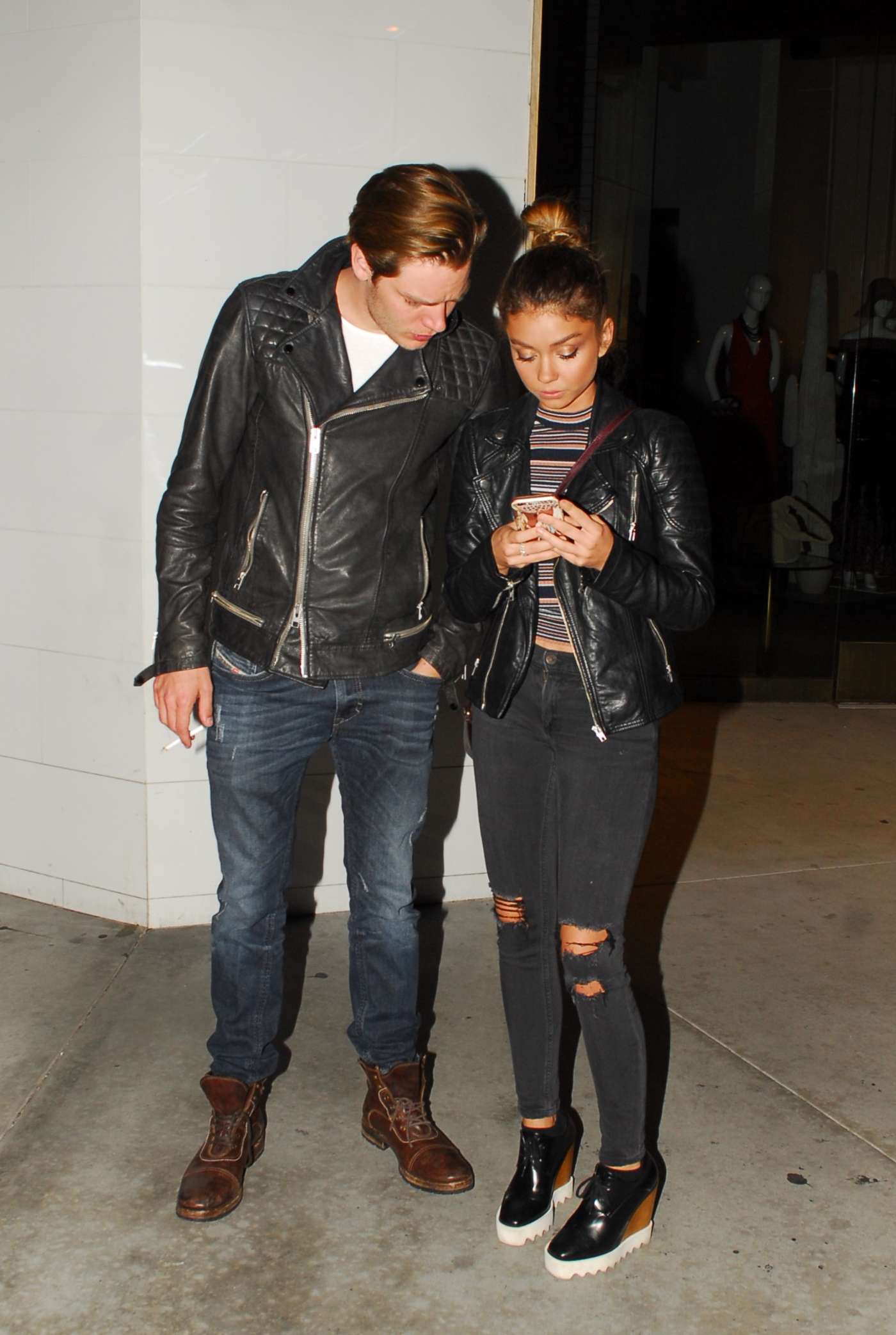 1400x2085 Sarah Hyland and Dominic Sherwood Night out -01