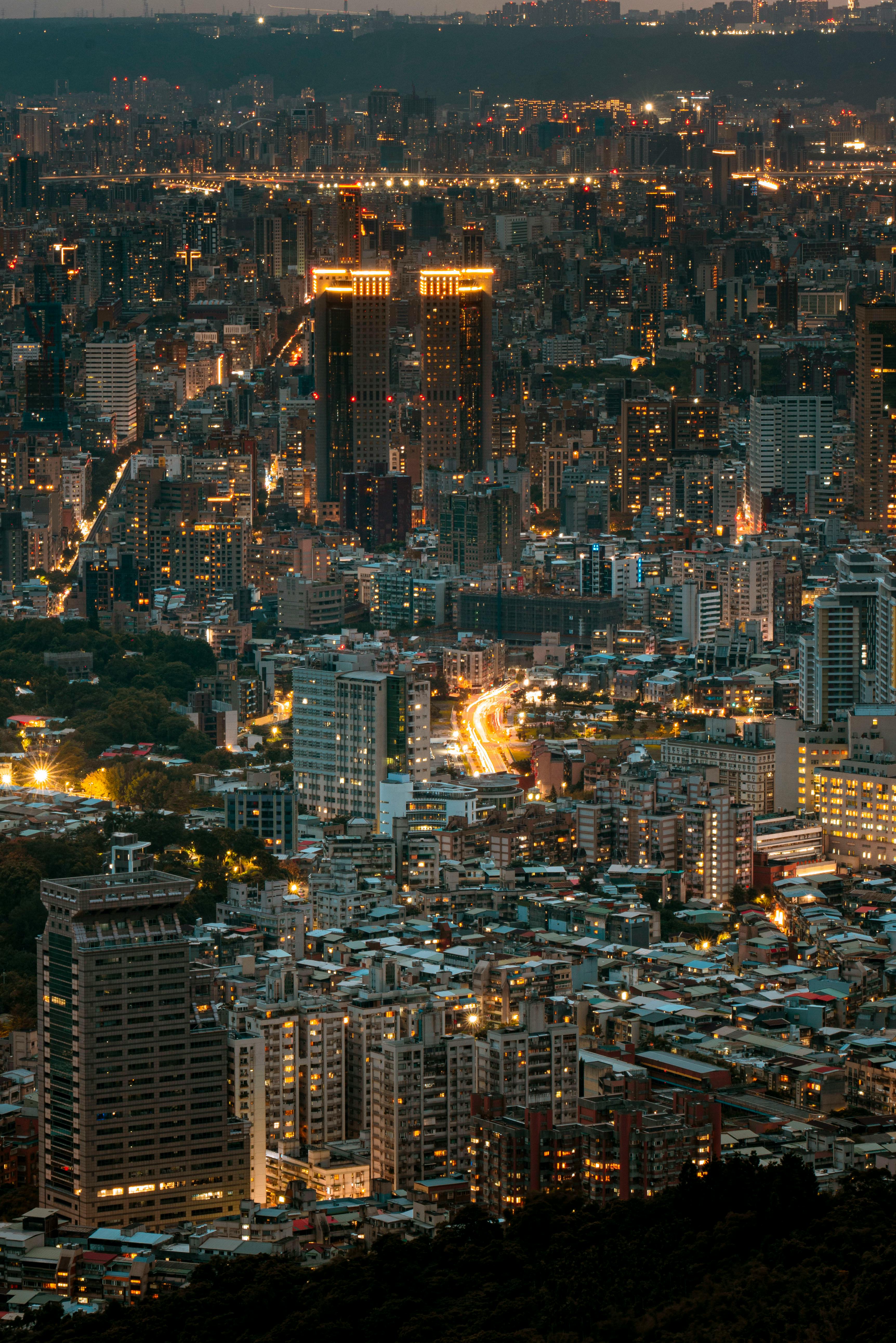3448x5168 View of Tokyo at Night · Free