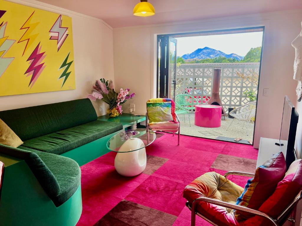 1024x768 Designers dream, Tokyo pop art apartment with courtyard, fire & views, Wanaka (updated prices 2026)