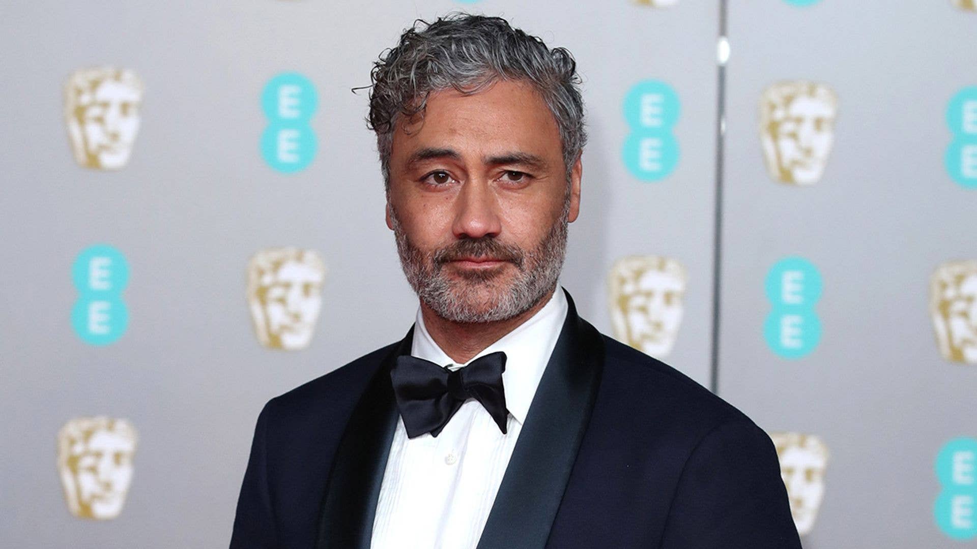 1920x1080 BAFTA winner Taika Waititi makes hilarious quip about the food backstage. HELLO!