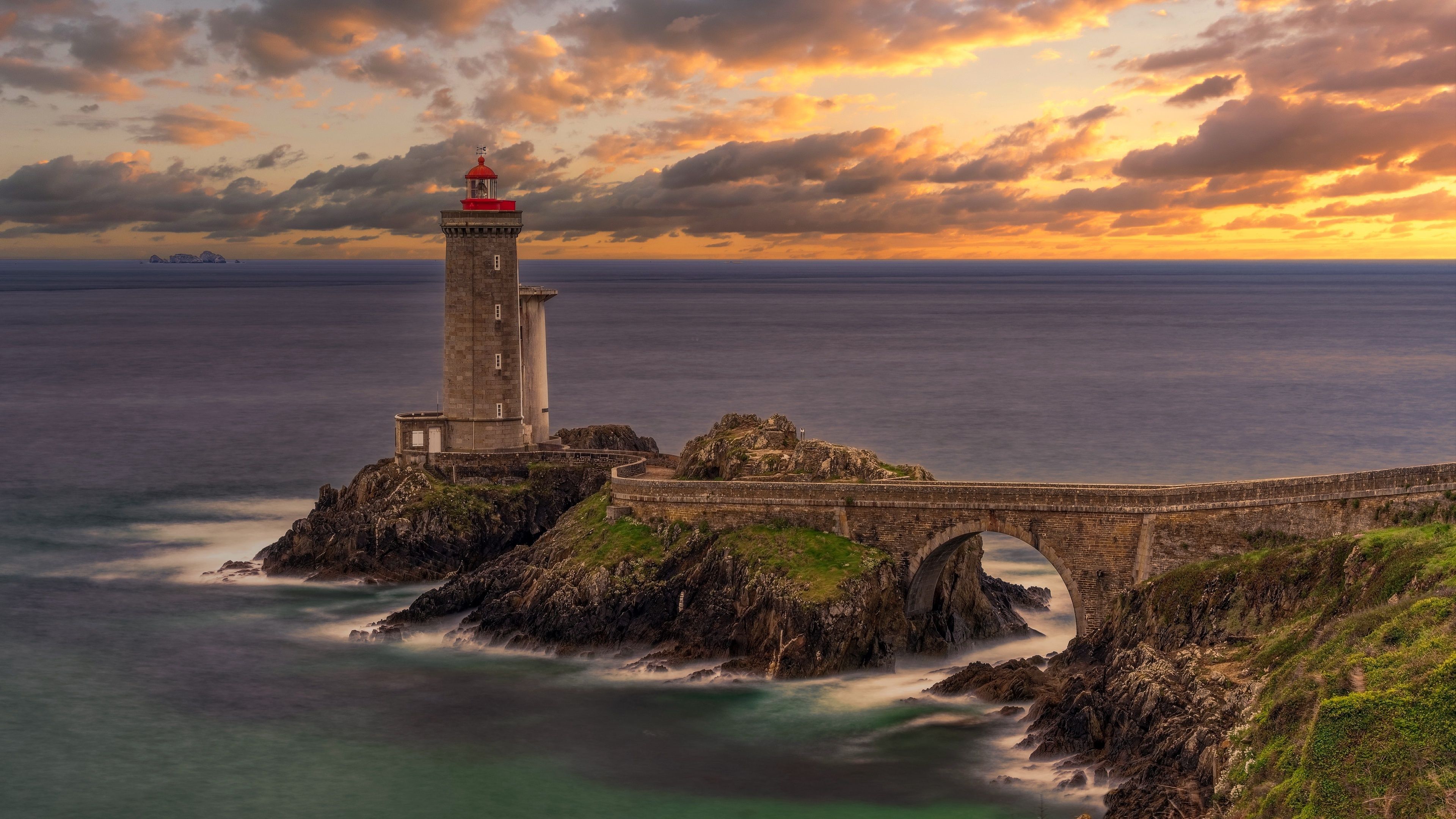 3840x2160 Lighthouse Wallpaper