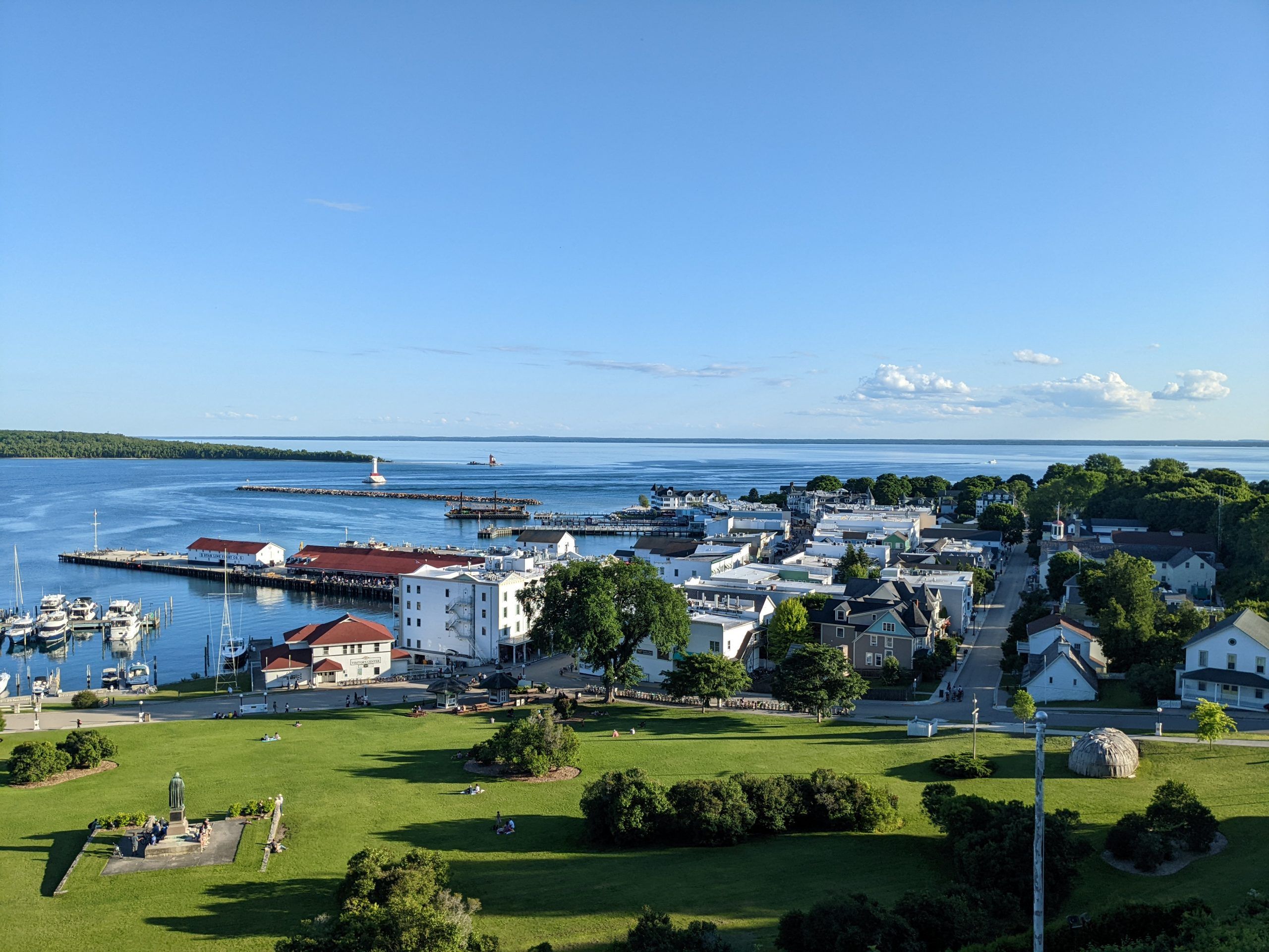 2560x1920 Mackinac Island Wallpaper