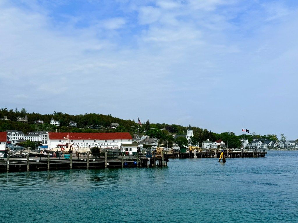 1024x768 image from Mackinac Island Lilac Festival