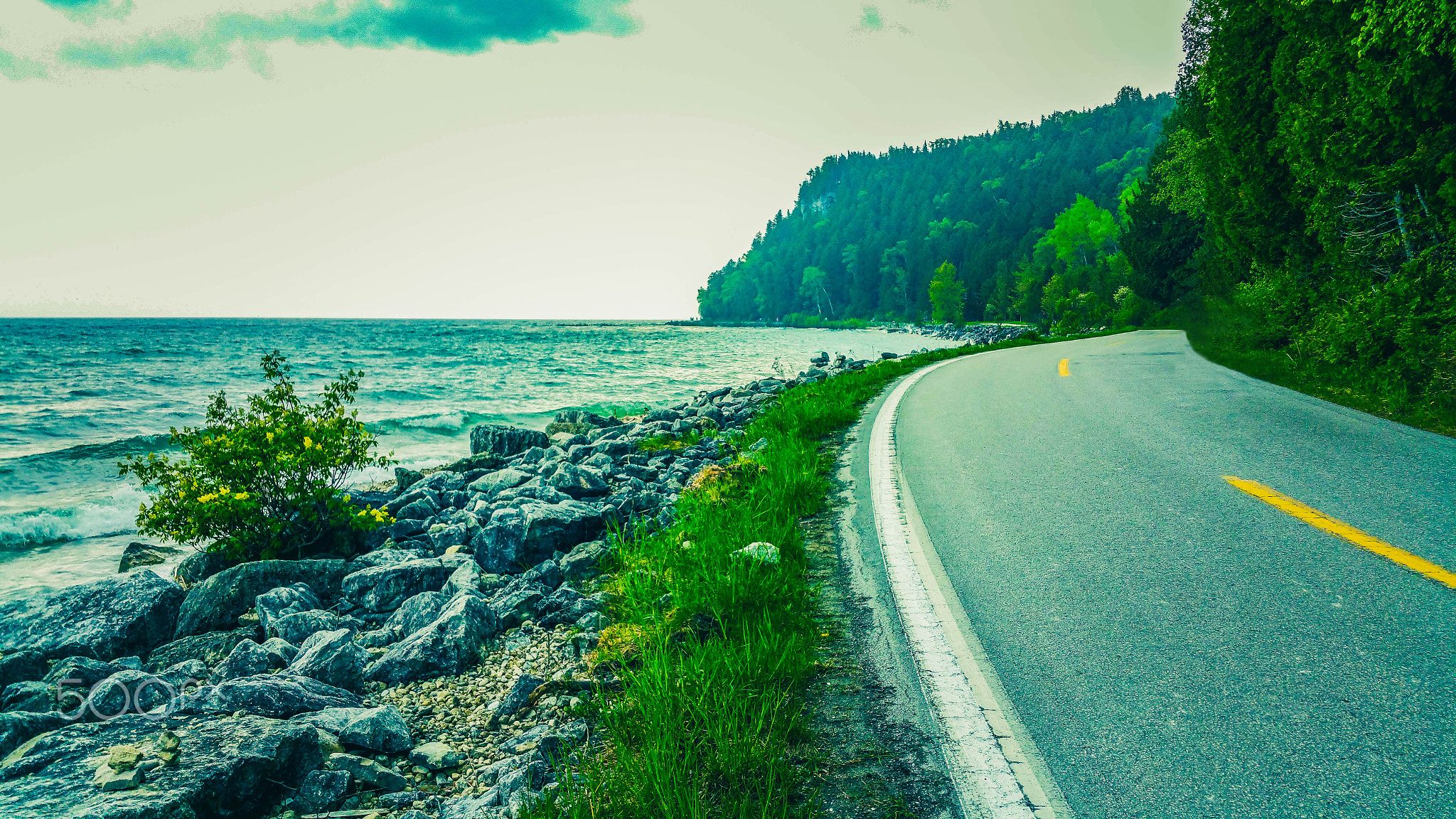 2048x1152 Trail At The Mackinac Island.jpeg