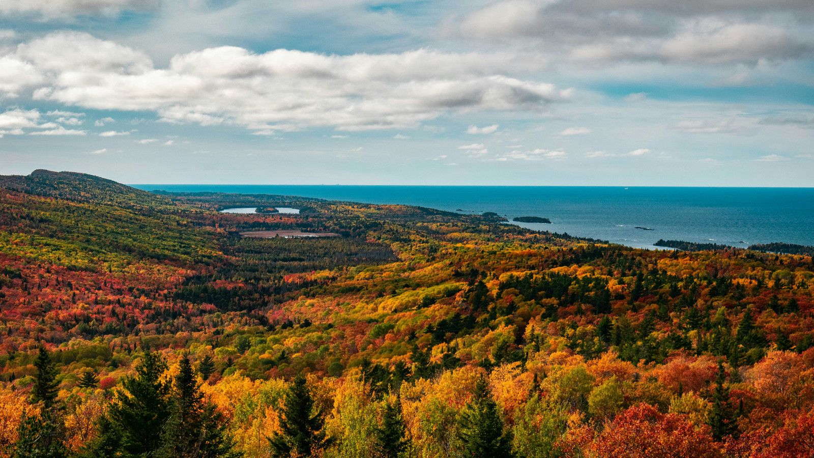 1600x900 Best Small Towns On Michigan's Upper Peninsula For Fall Foliage