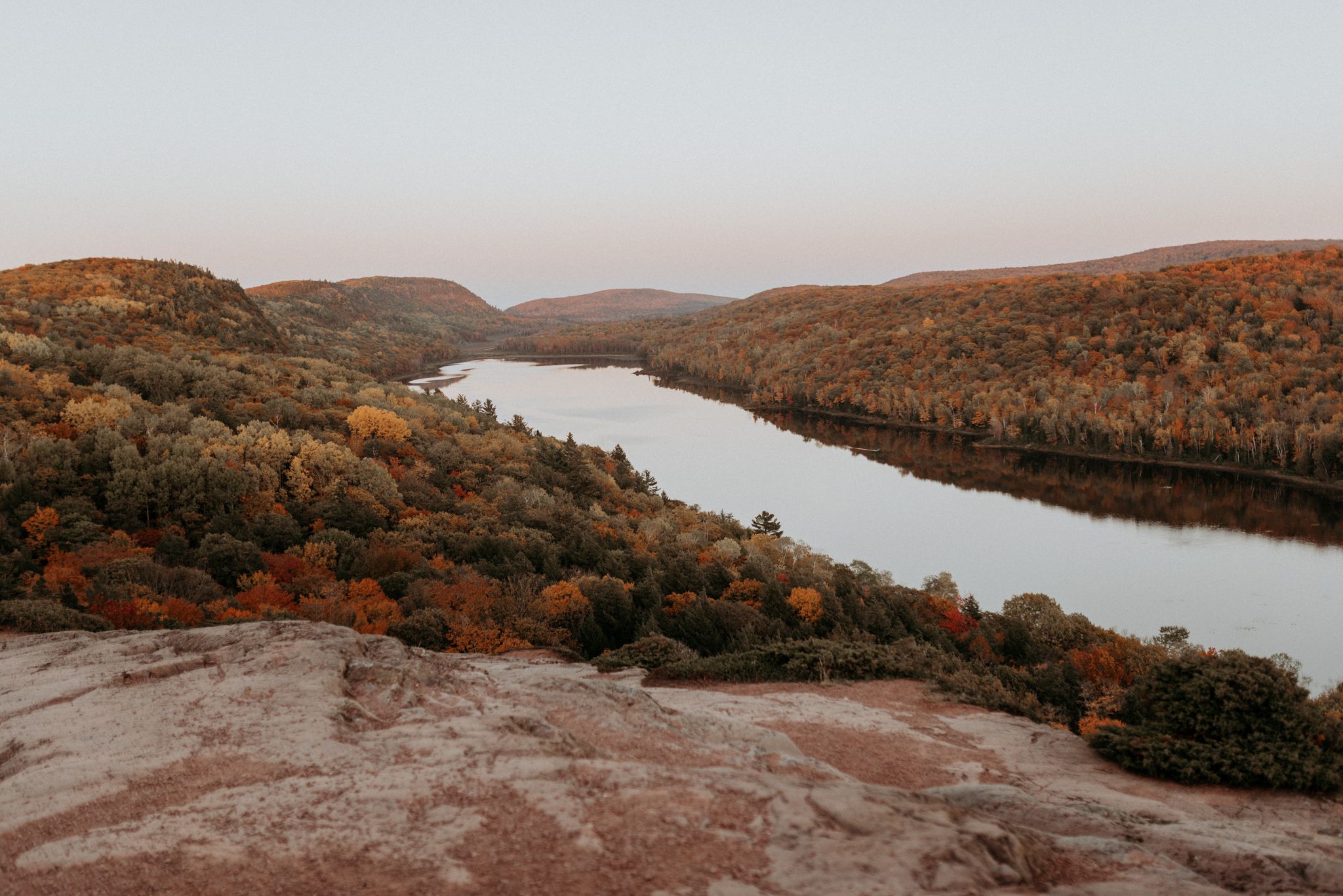 2048x1367 Complete Upper Peninsula Elopement Guide