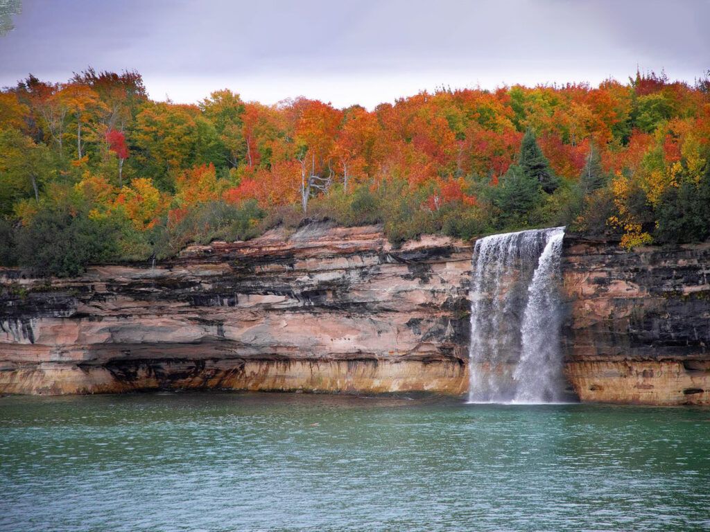 1024x768 Michigan's Upper Peninsula Taste and Tour Magazine