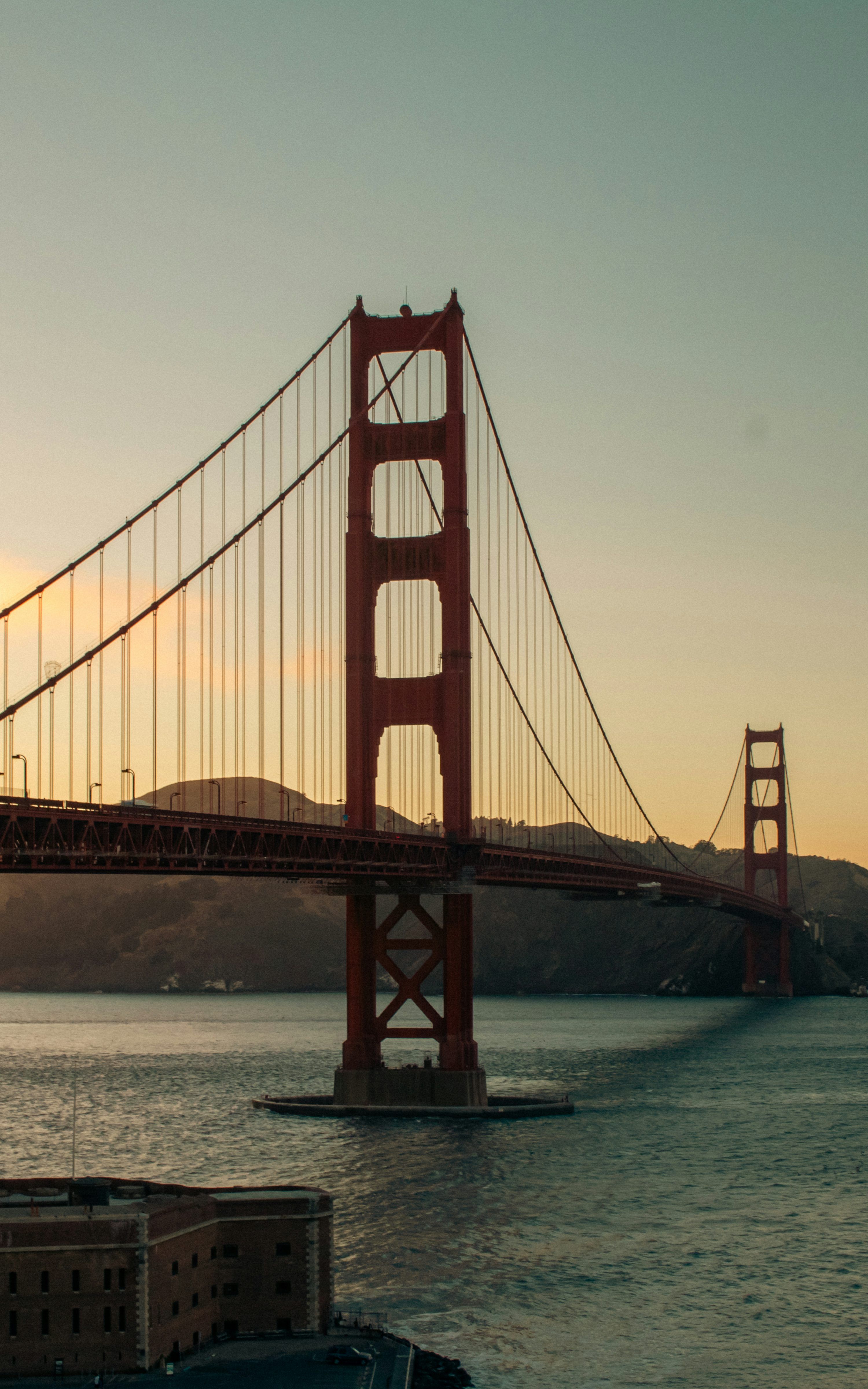 3000x4800 The golden gate bridge in san francisco, california photo