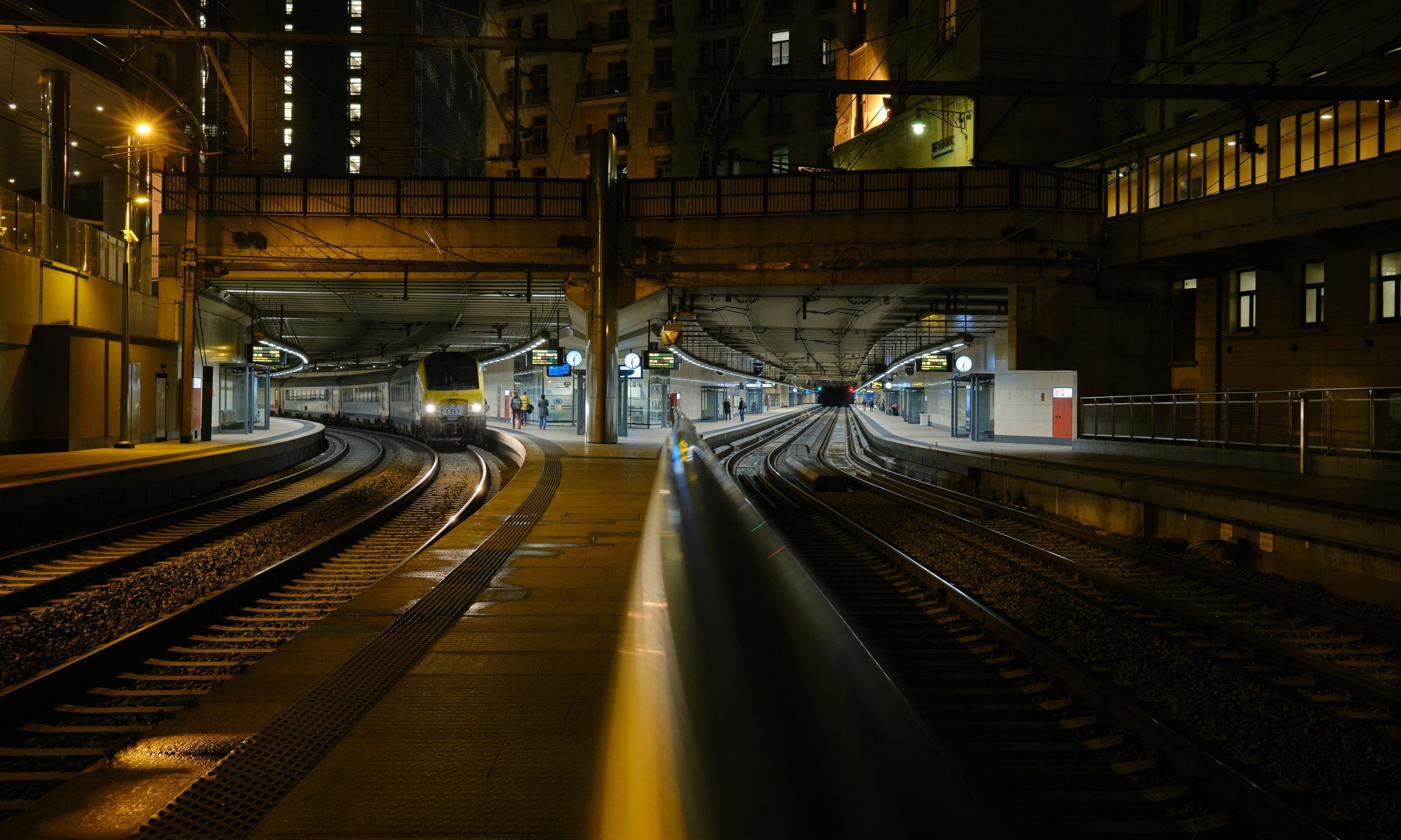 2560x1536 Metro at Night Wallpaper Definition, High Resolution HD Wallpaper : High Definition, High Resolution HD Wallpaper