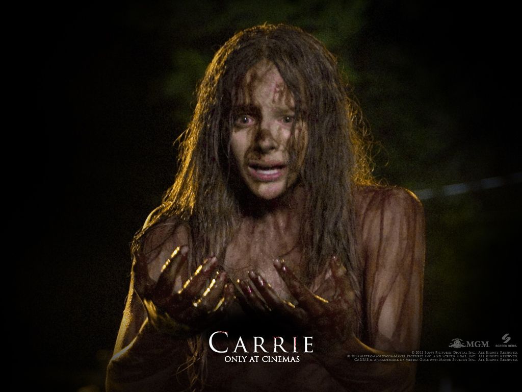 1024x768 Carrie Remake Reboots Halloween
