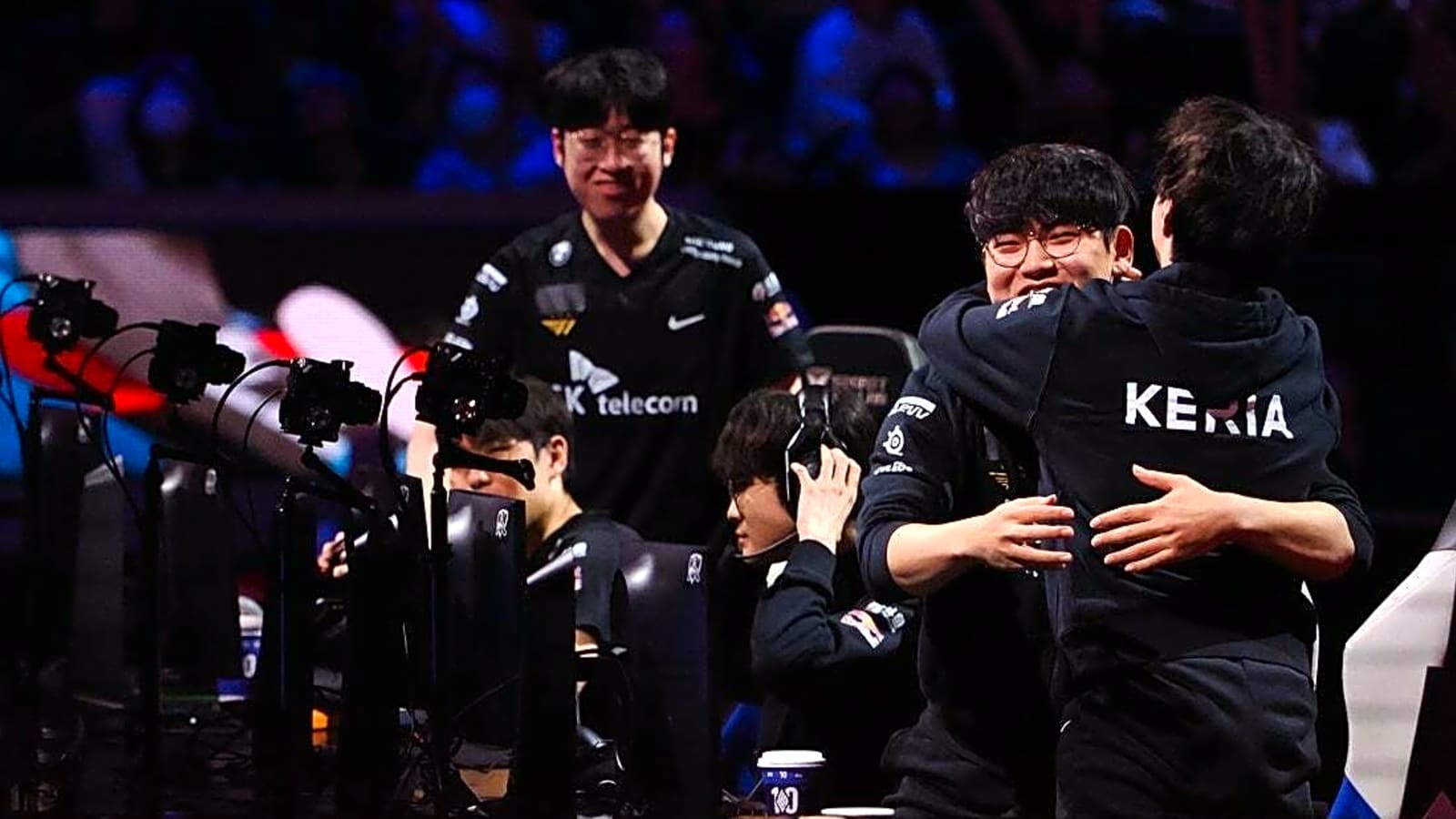 1600x900 Gumayusi powers T1 past KT Rolster at World Championship