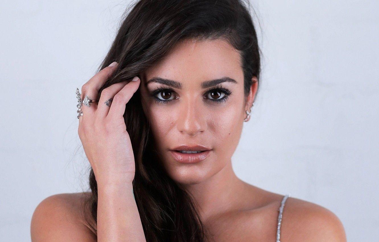 1332x850 Wallpaper girl, decoration, face, hair, makeup, ring, Lea Michele