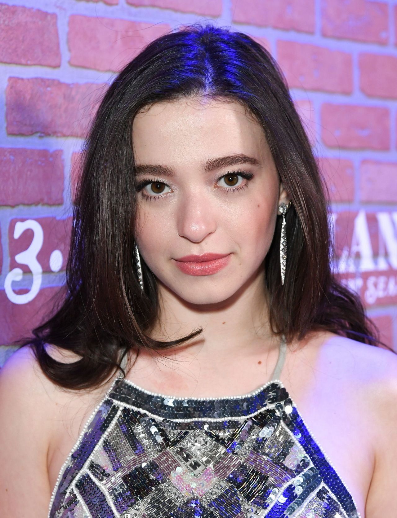 1280x1672 Download Woman Mikey Madison Image