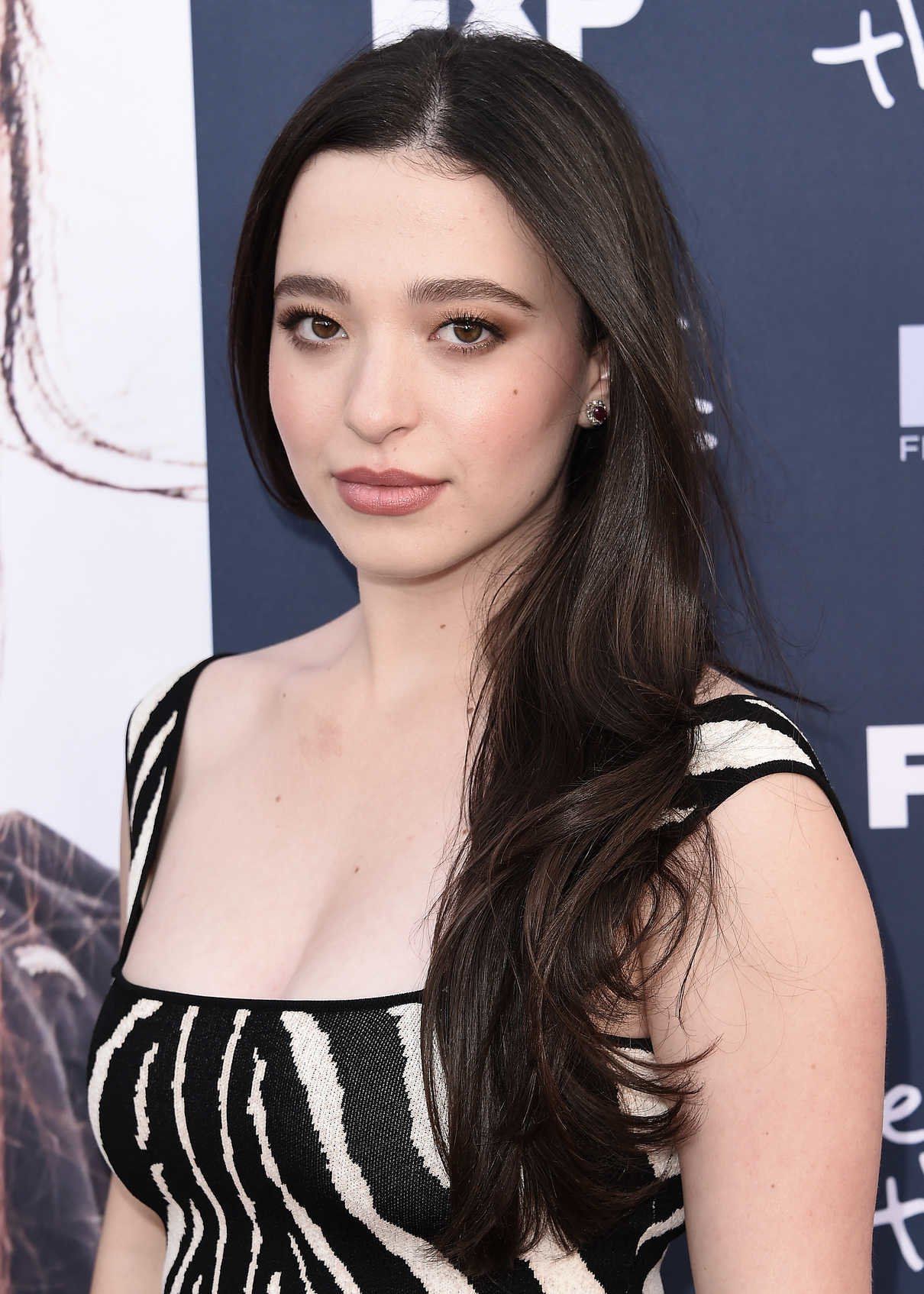 1210x1694 Download Woman Mikey Madison Image