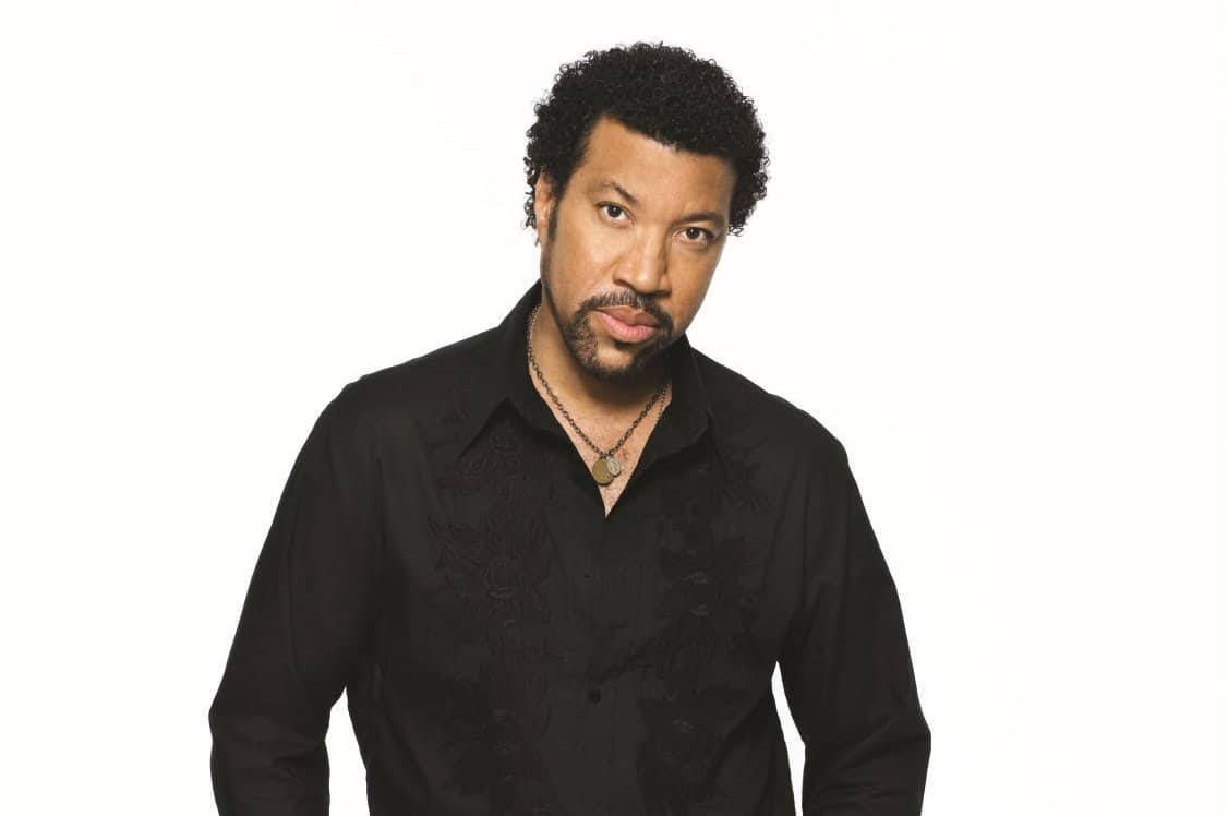 1126x748 Download Lionel Richie 80's Pop Music Artist Wallpaper