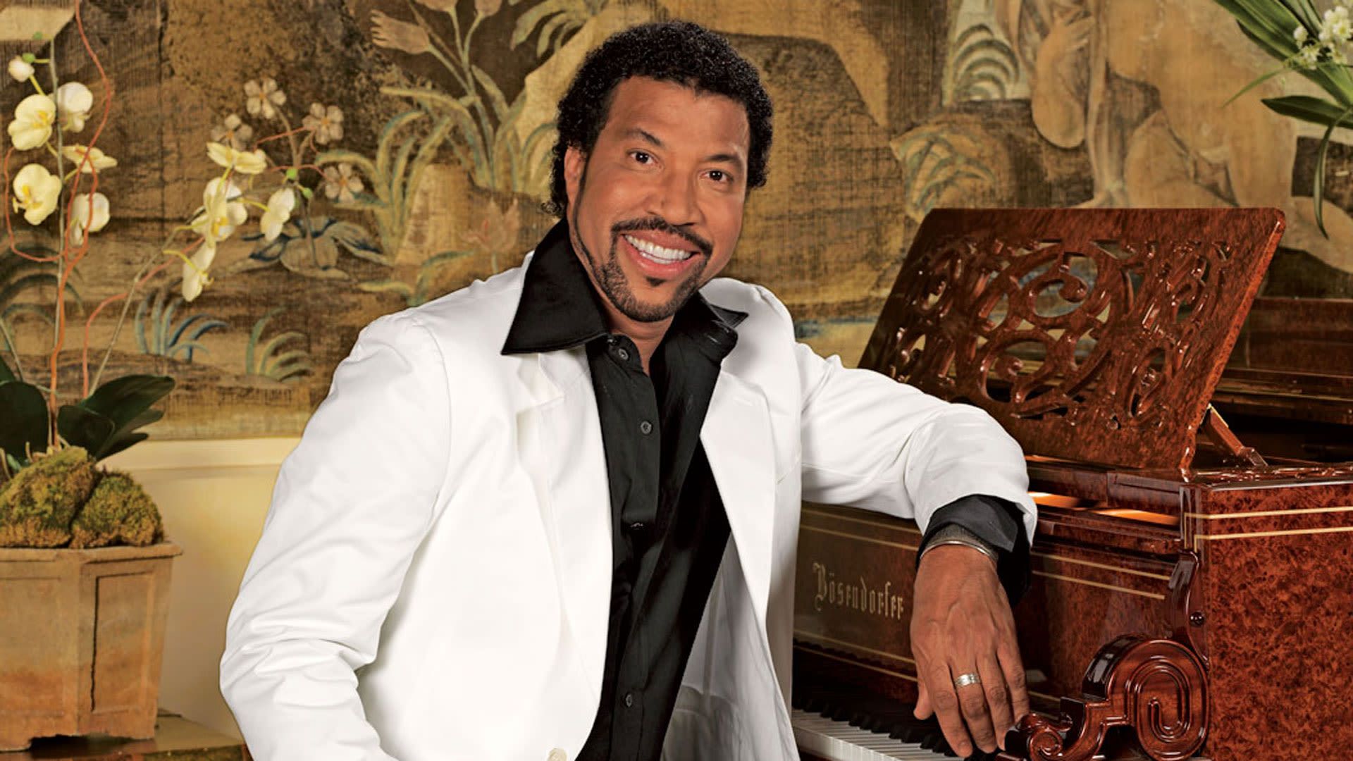 1920x1080 Lionel Richie's Home Is So Welcoming, You'll Want To Stay a While