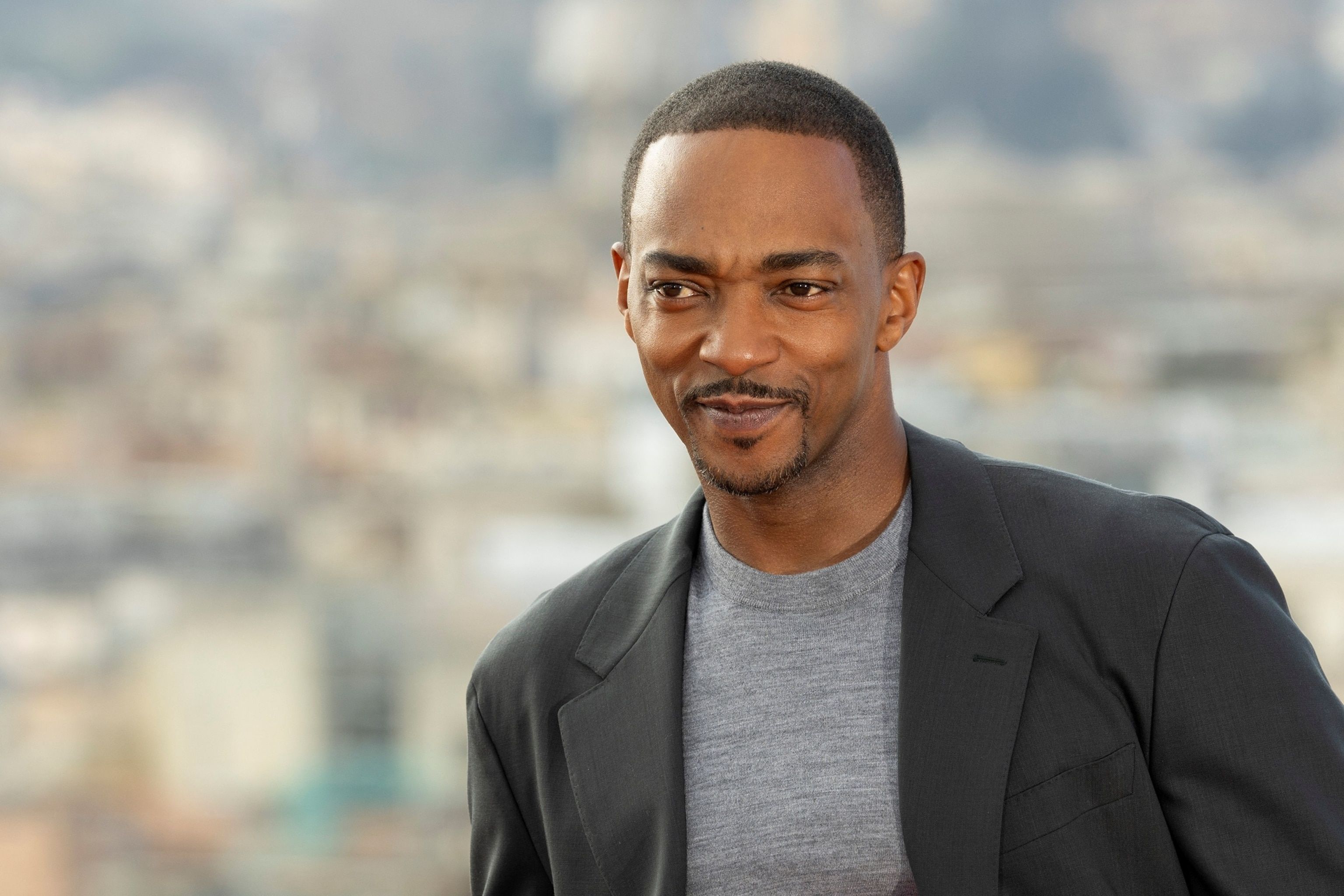 3072x2048 Anthony Mackie shares statement clarifying comments on Captain America